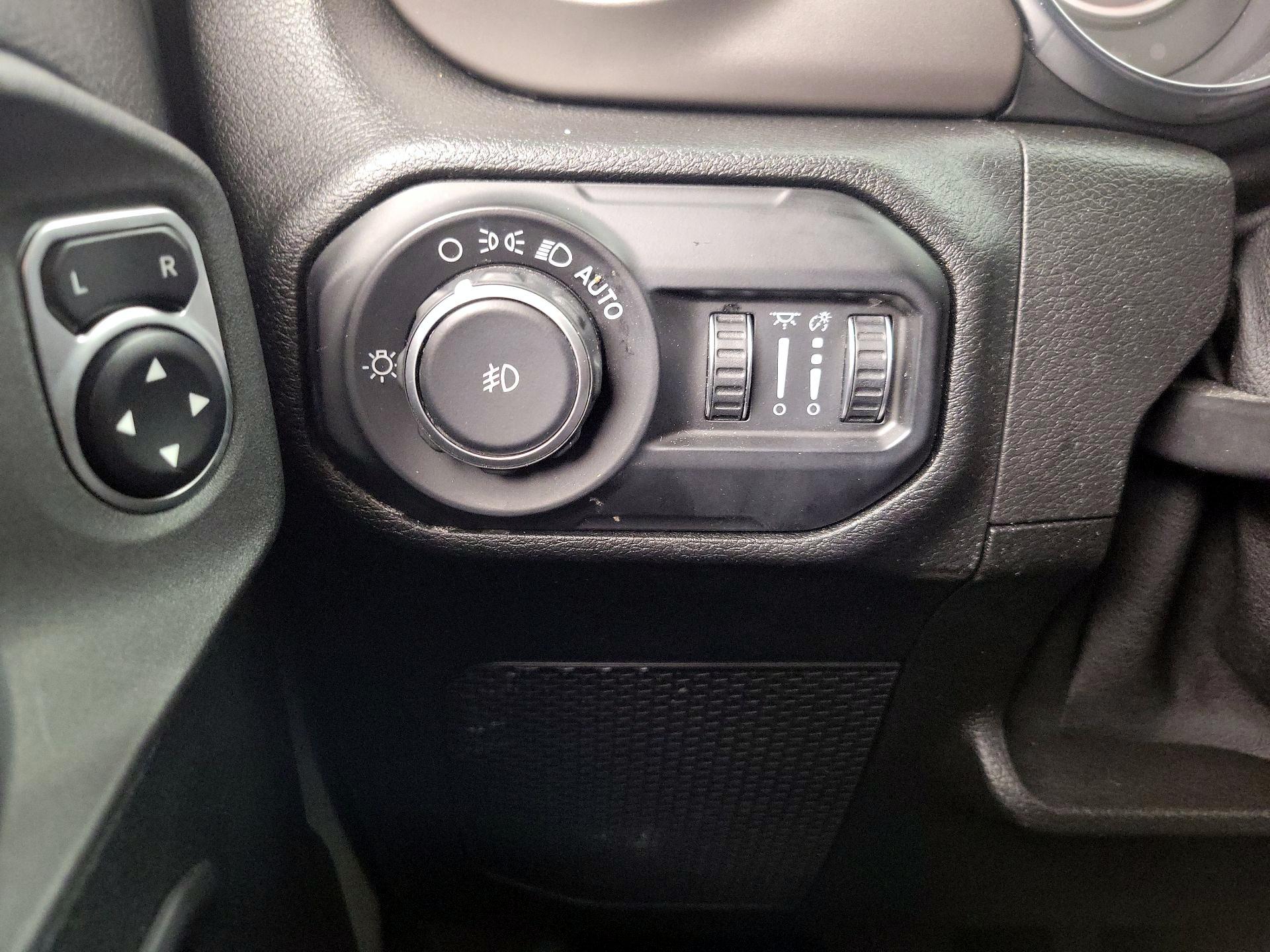 Thumbnail: 2020 Jeep Wrangler - 13