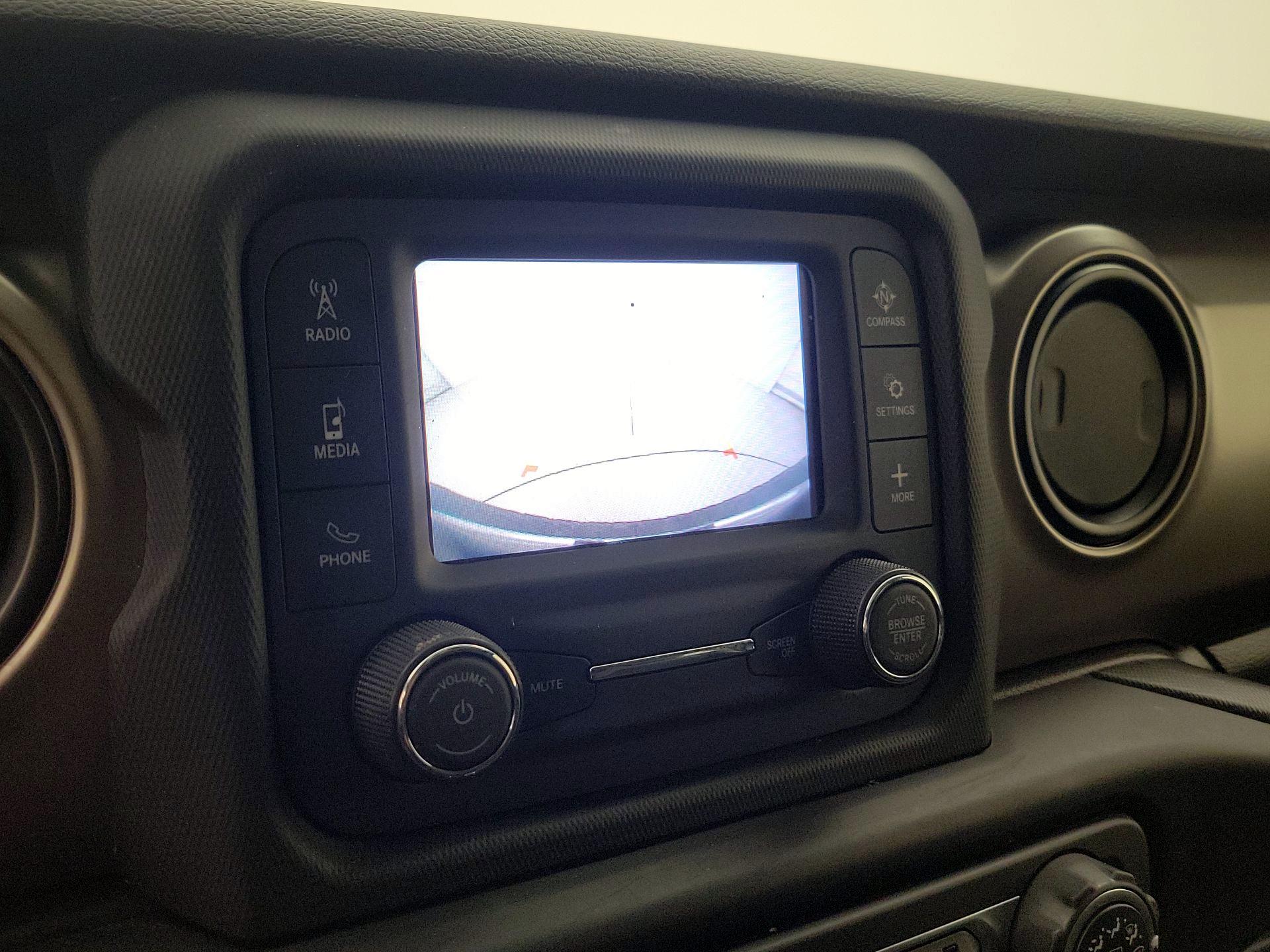 Thumbnail: 2020 Jeep Wrangler - 14