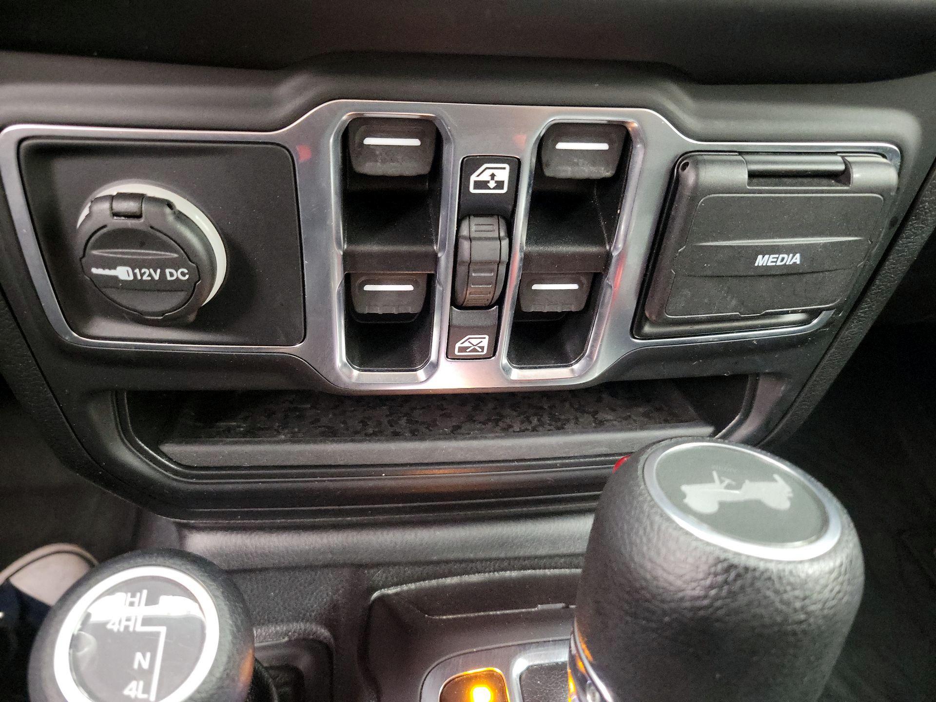 Thumbnail: 2020 Jeep Wrangler - 18