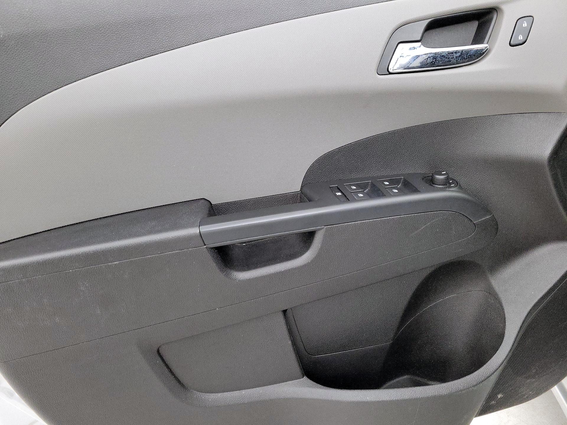 Thumbnail: 2015 Chevrolet Sonic - 12