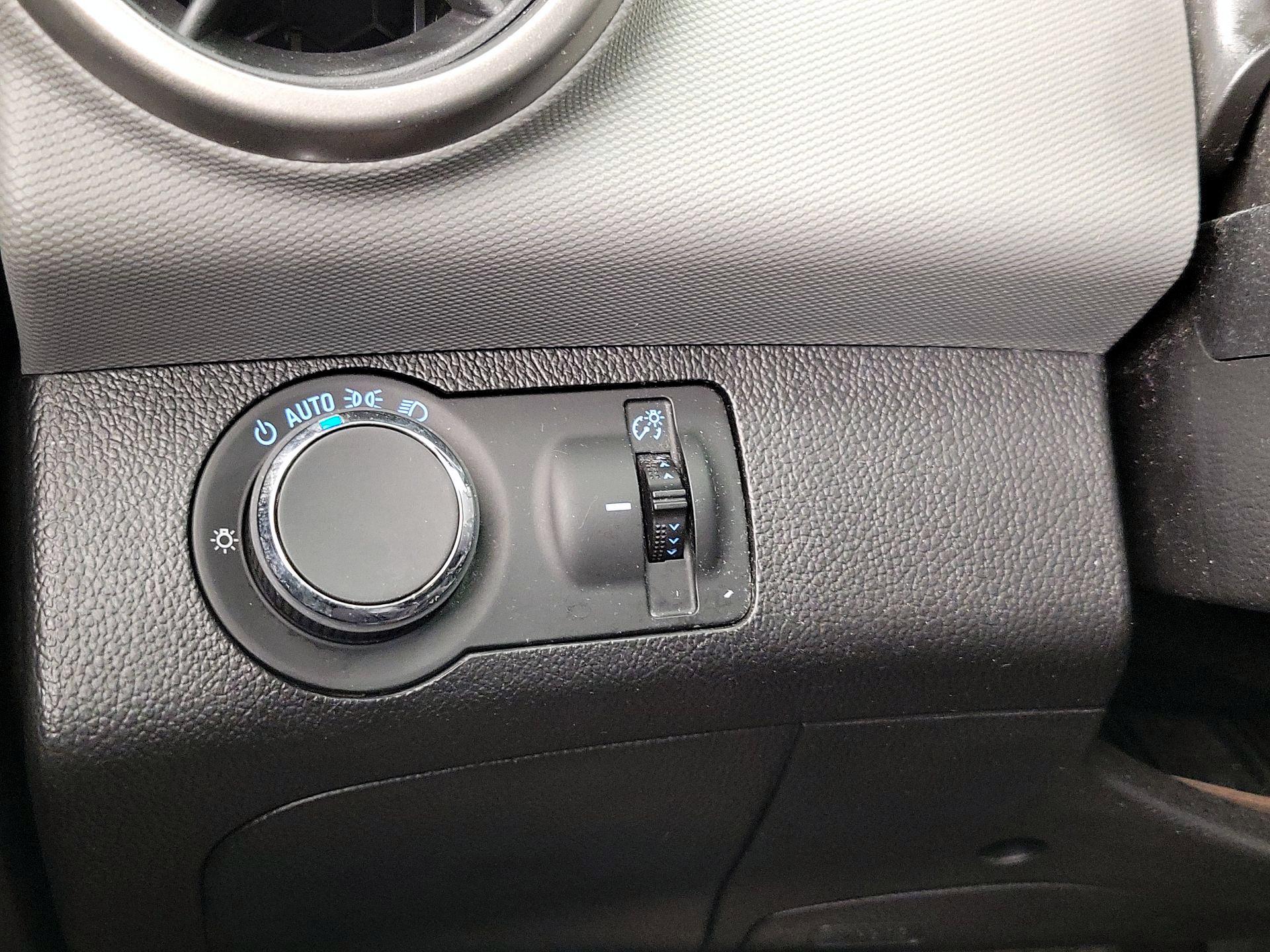 Thumbnail: 2015 Chevrolet Sonic - 13