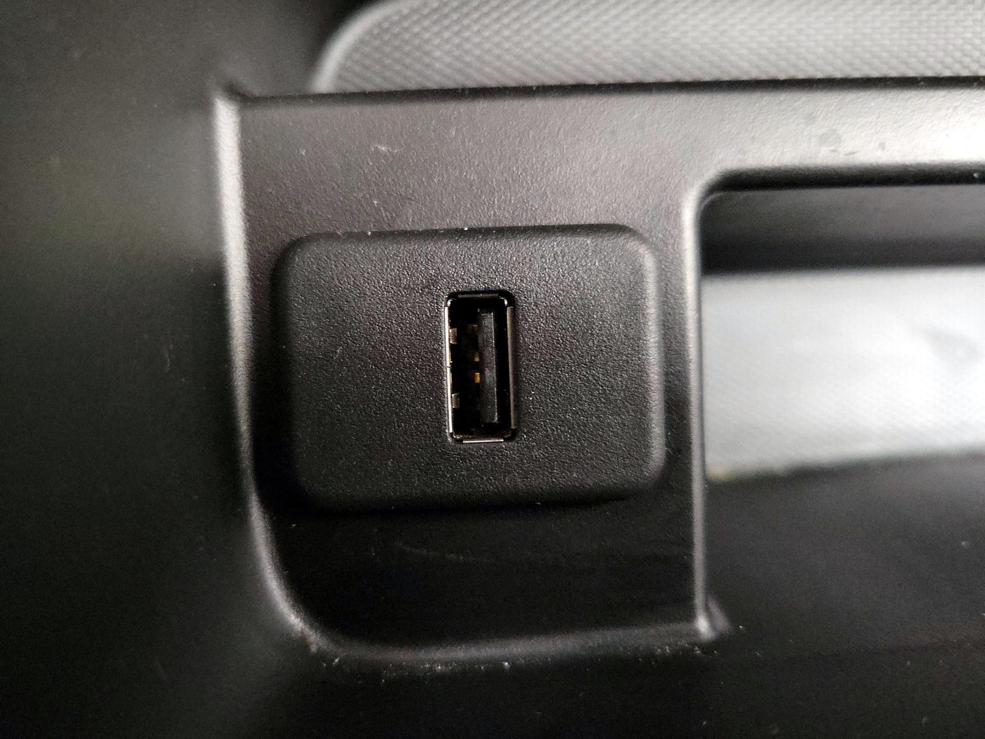 Thumbnail: 2015 Chevrolet Sonic - 17