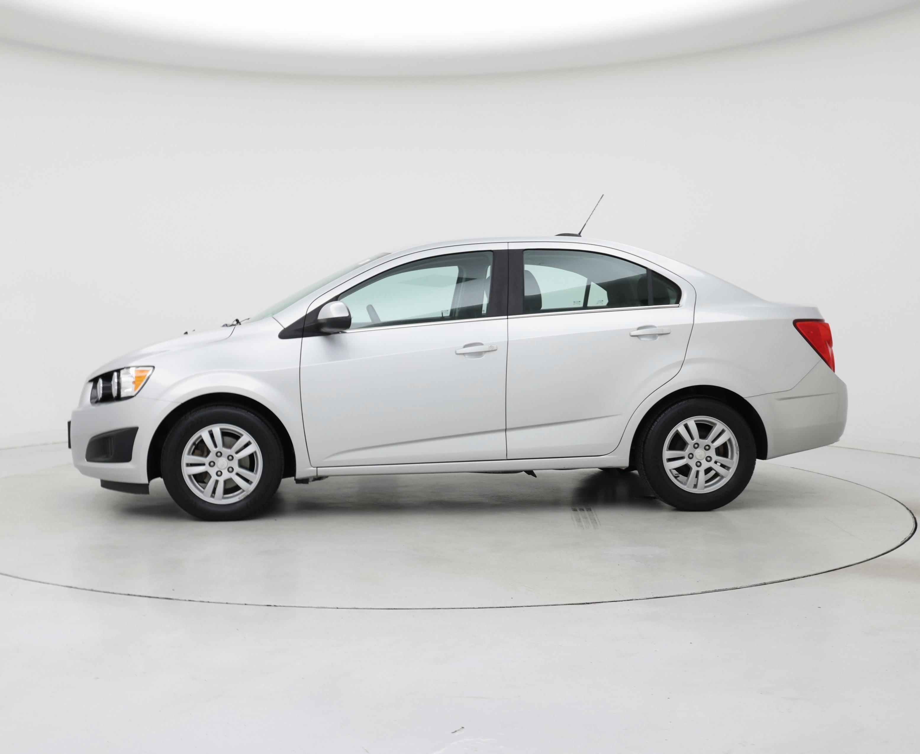 Thumbnail: 2015 Chevrolet Sonic - 3