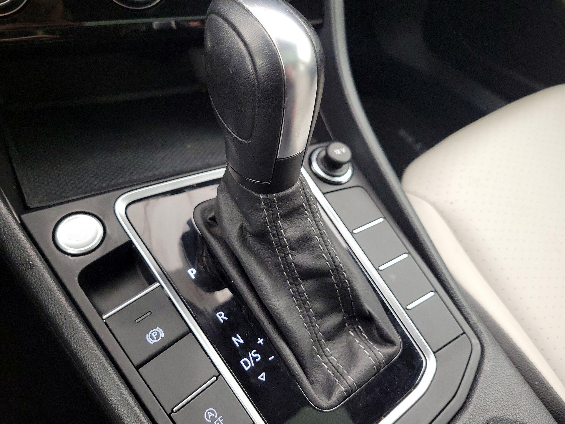 Thumbnail: 2020 Volkswagen Jetta - 17