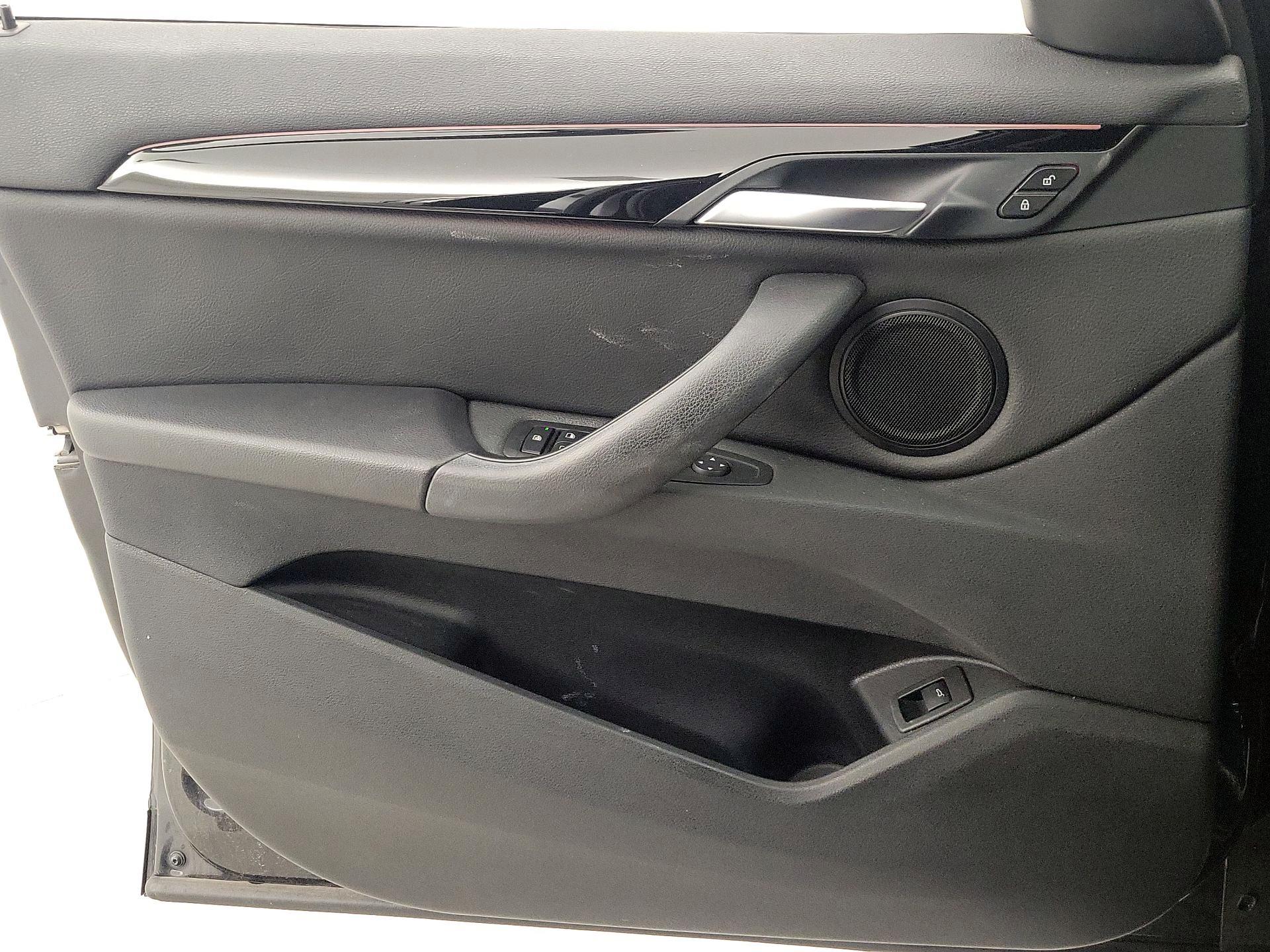 Thumbnail: 2018 BMW X1 - 12