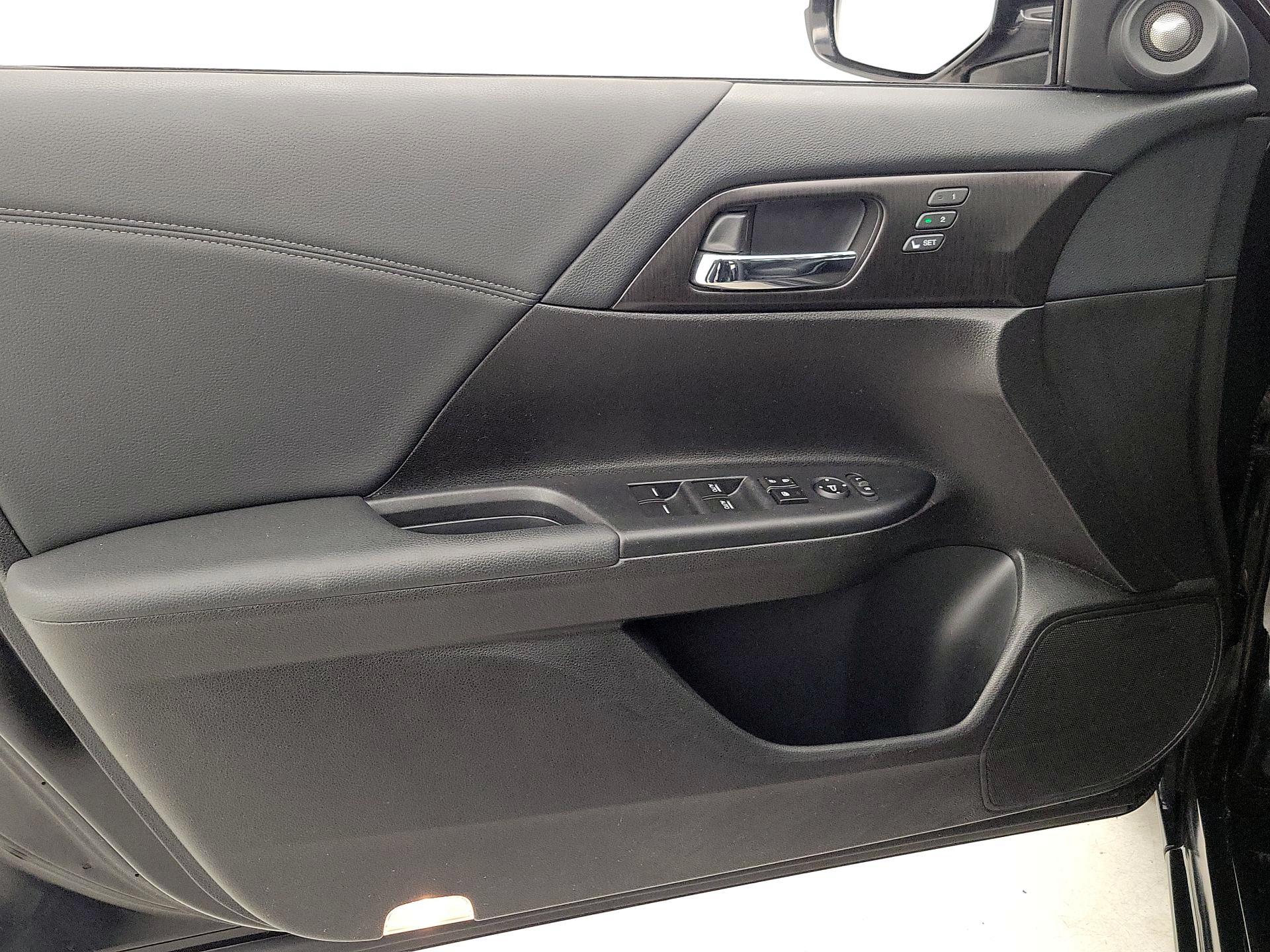 Thumbnail: 2015 Honda Accord - 12