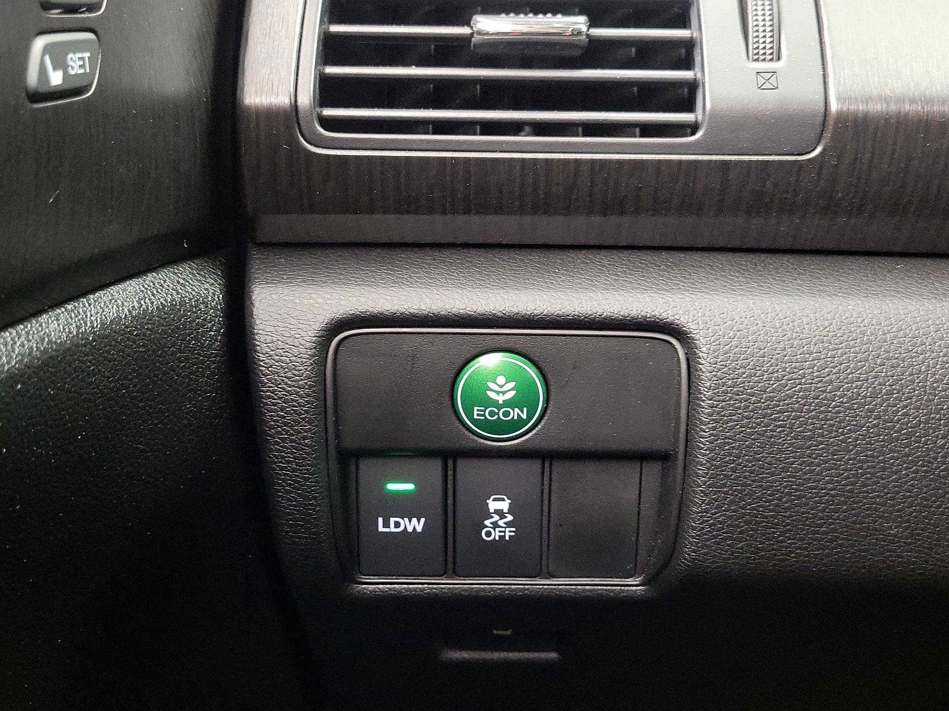 Thumbnail: 2015 Honda Accord - 13