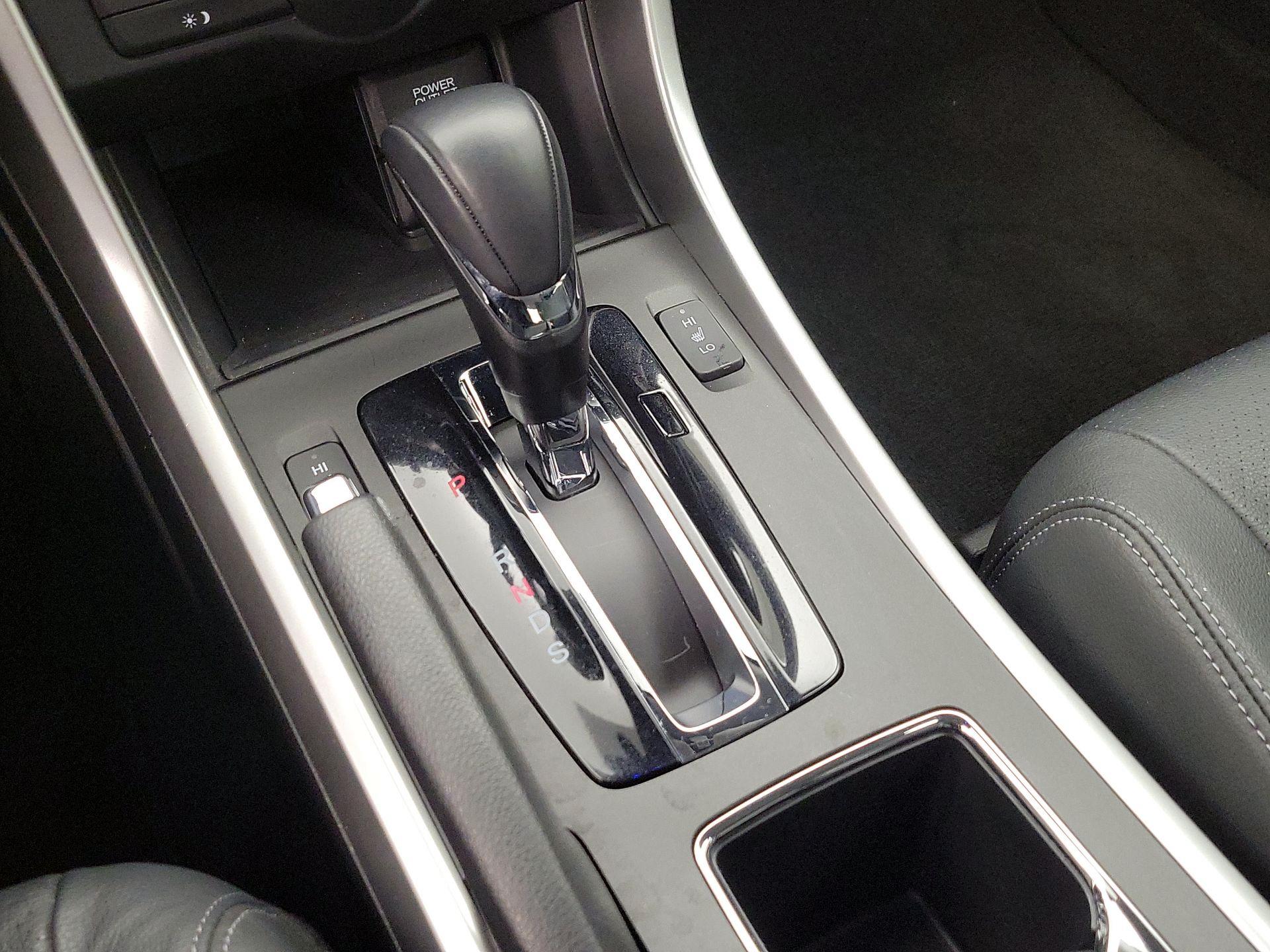 Thumbnail: 2015 Honda Accord - 18