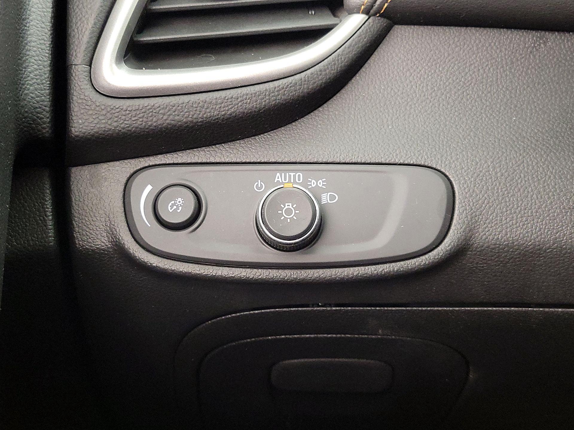 Thumbnail: 2020 Chevrolet Trax - 13