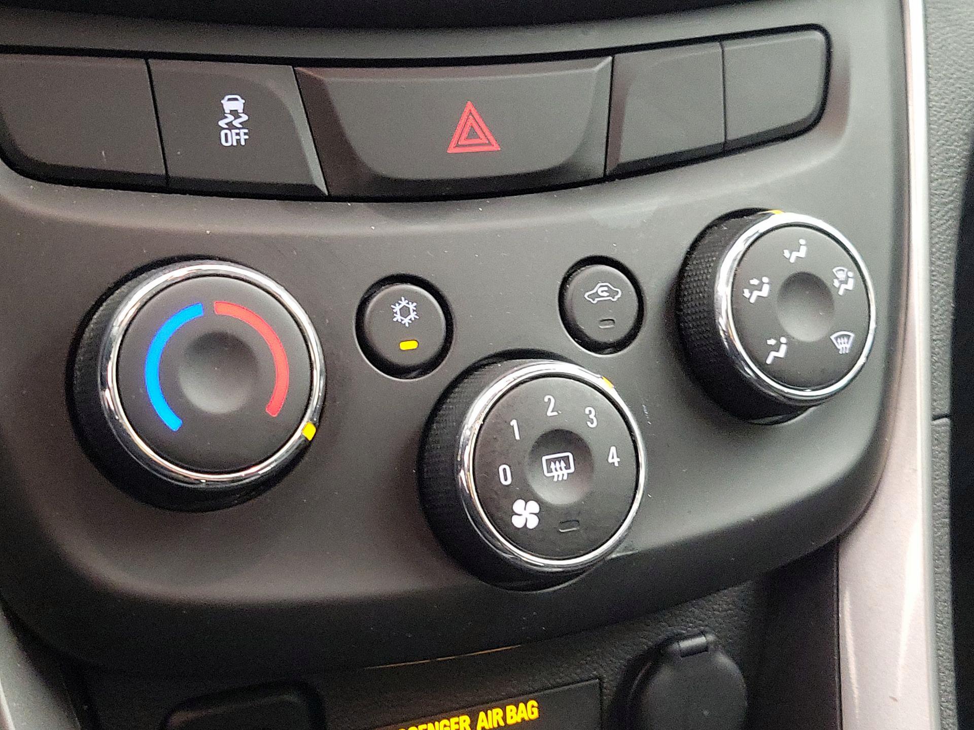 Thumbnail: 2020 Chevrolet Trax - 16