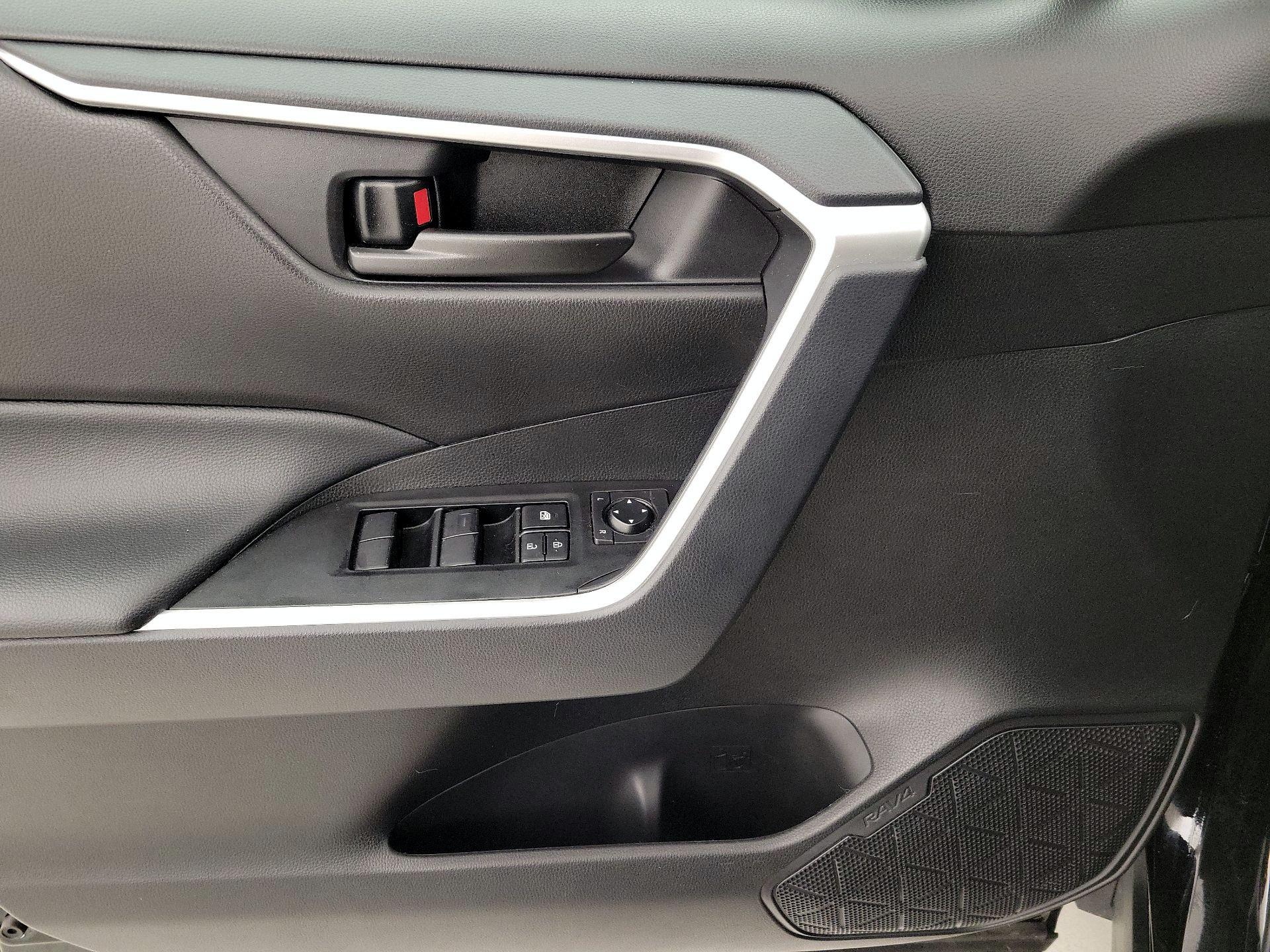 Thumbnail: 2024 Toyota RAV4 - 12