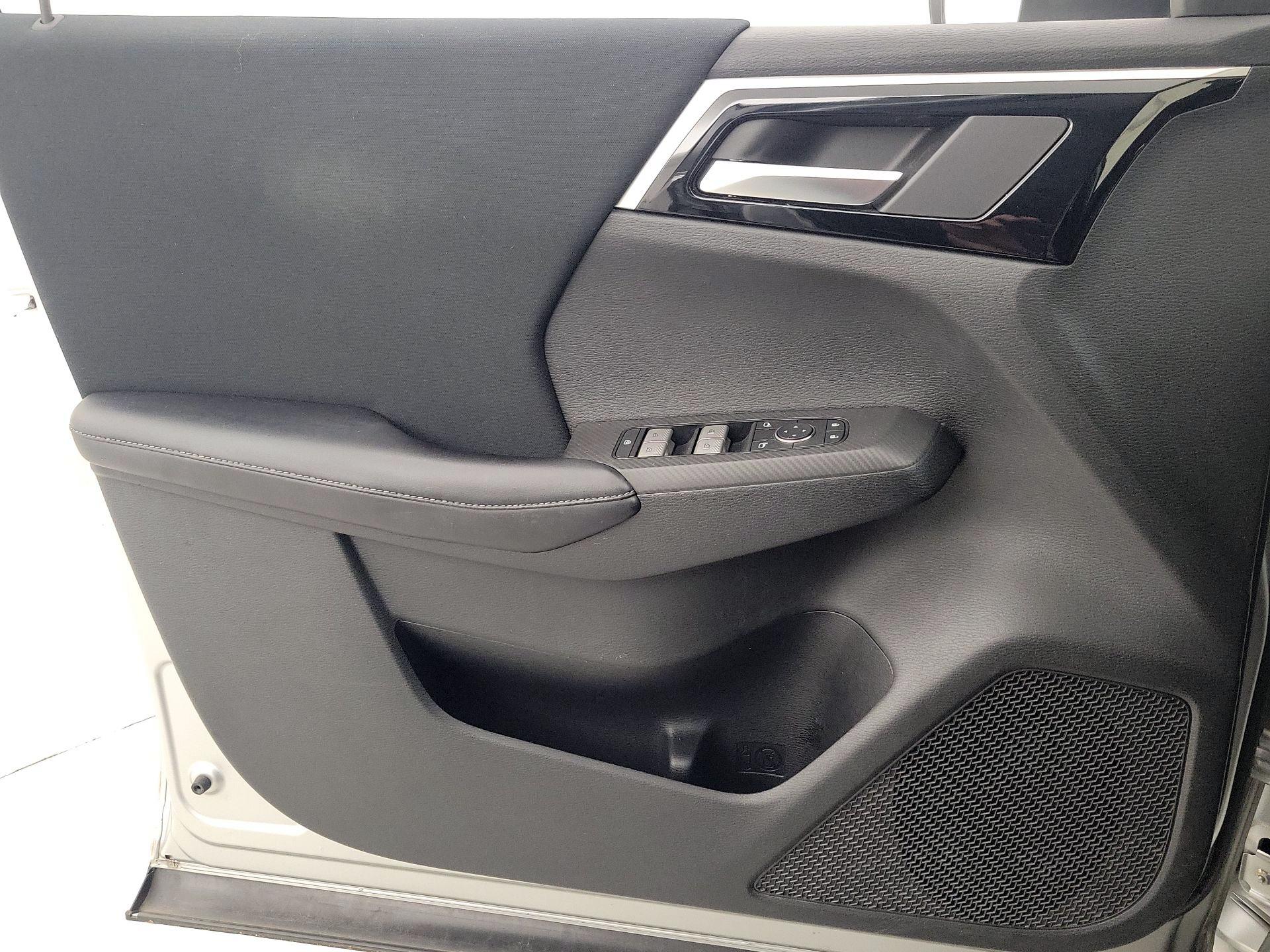 Thumbnail: 2022 Mitsubishi Outlander - 12