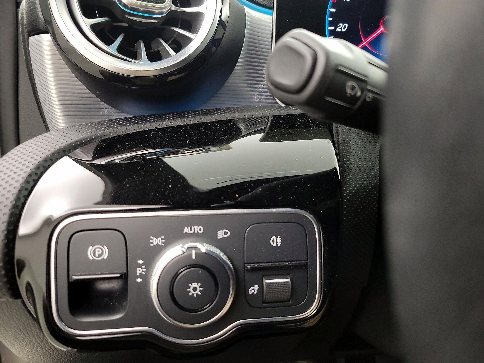 Thumbnail: 2020 Mercedes-Benz A-Class - 11