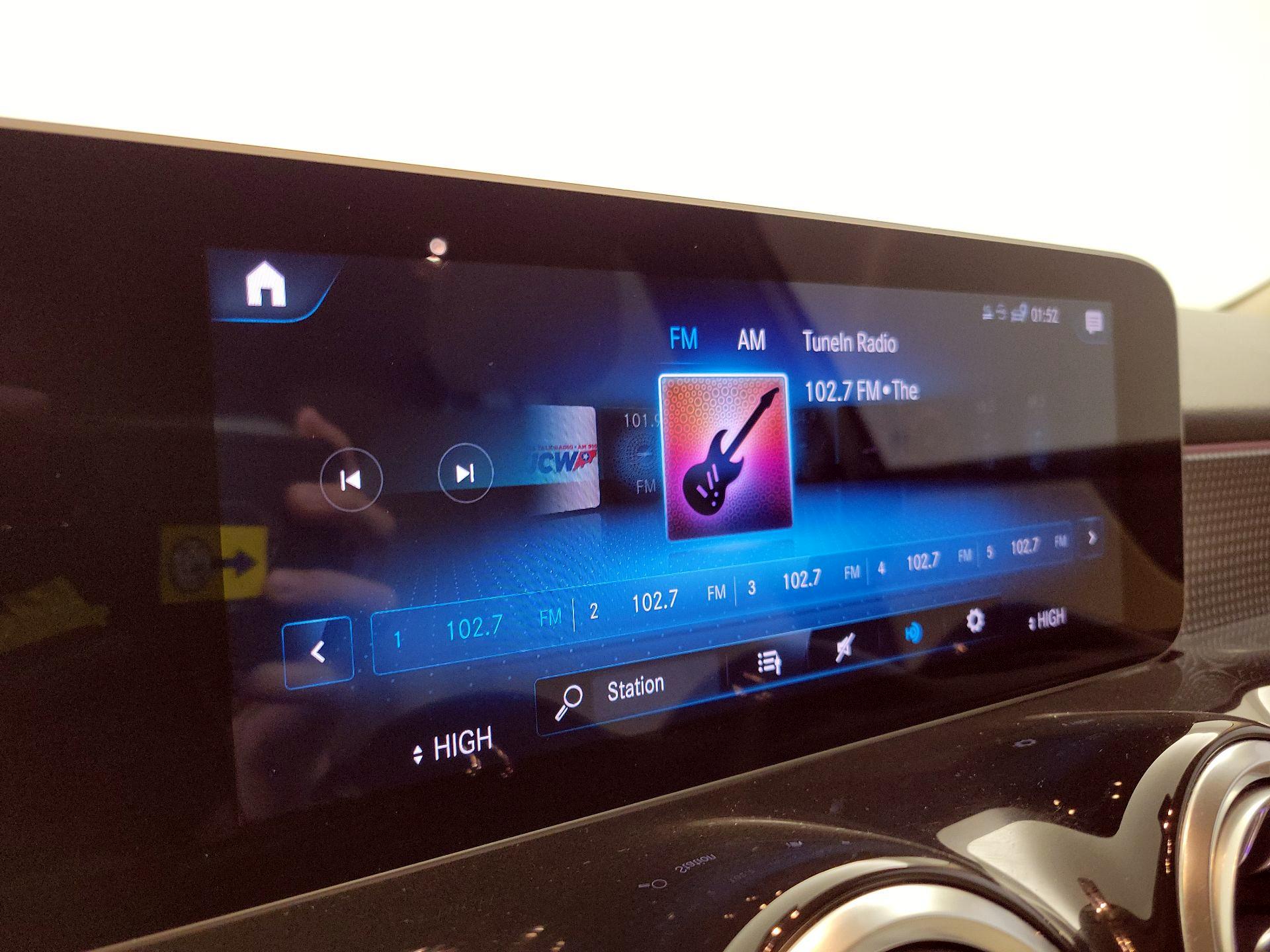 Thumbnail: 2021 Mercedes-Benz GLB - 15