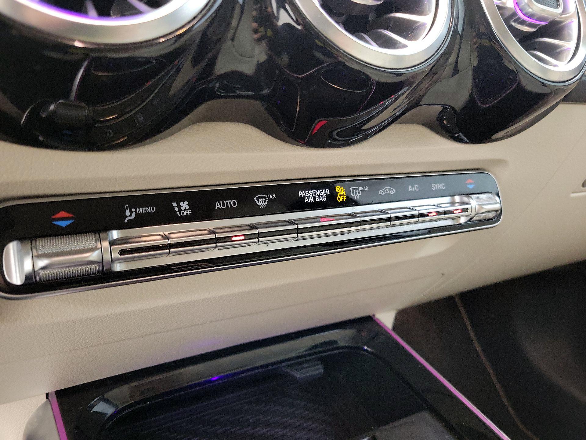 Thumbnail: 2021 Mercedes-Benz GLB - 16