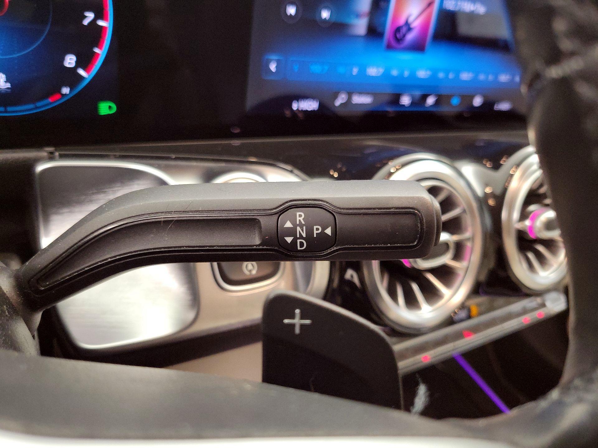 Thumbnail: 2021 Mercedes-Benz GLB - 17