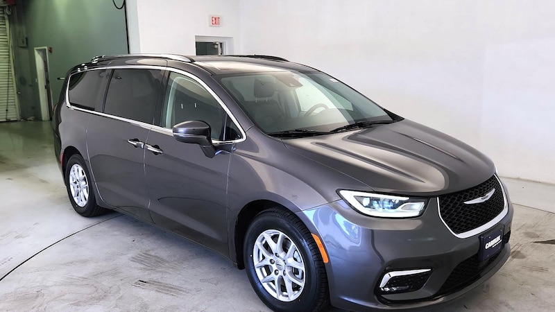 2021 Chrysler Pacifica Touring L Hero Image