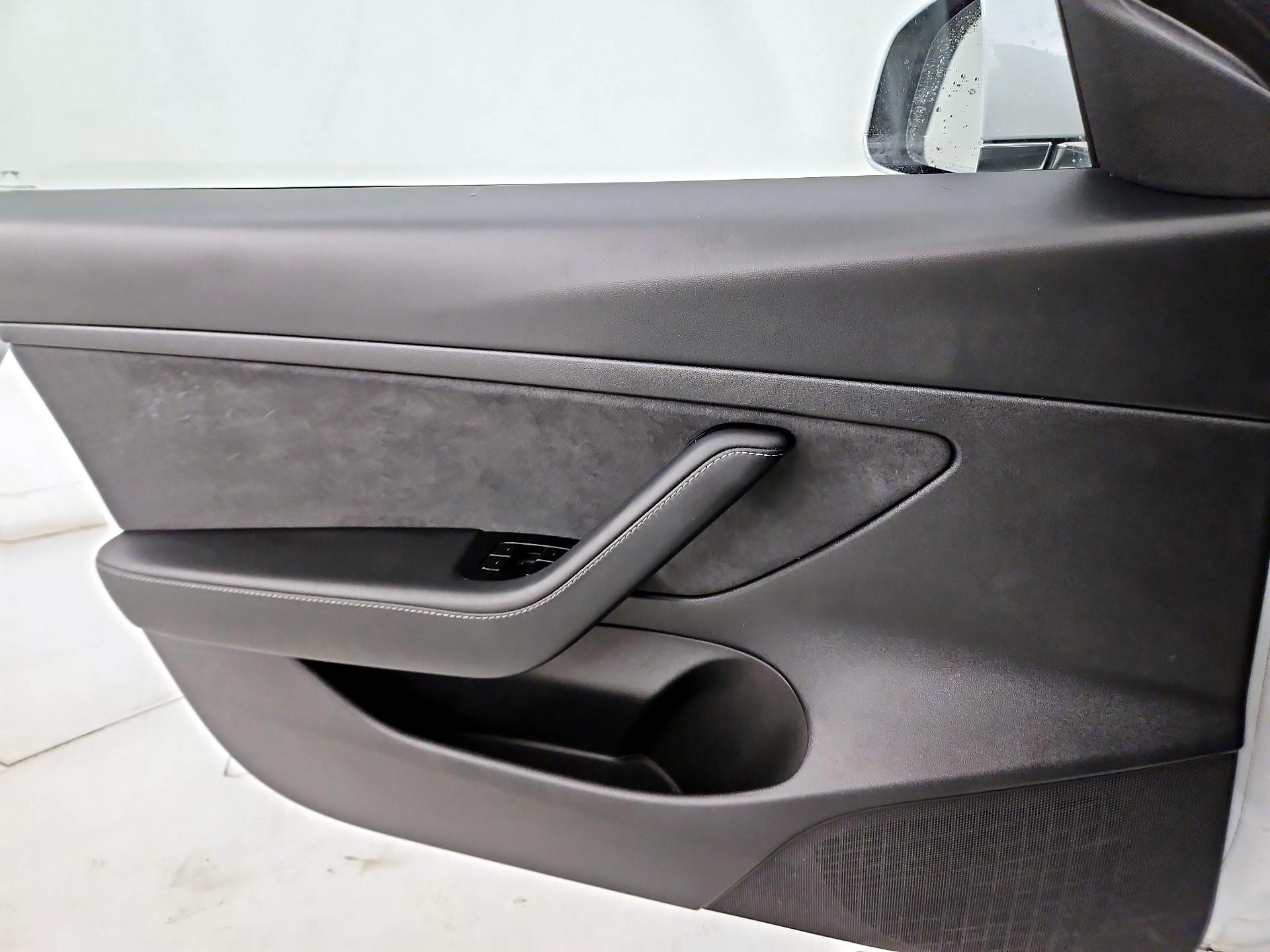 Thumbnail: 2020 Tesla Model 3 - 12