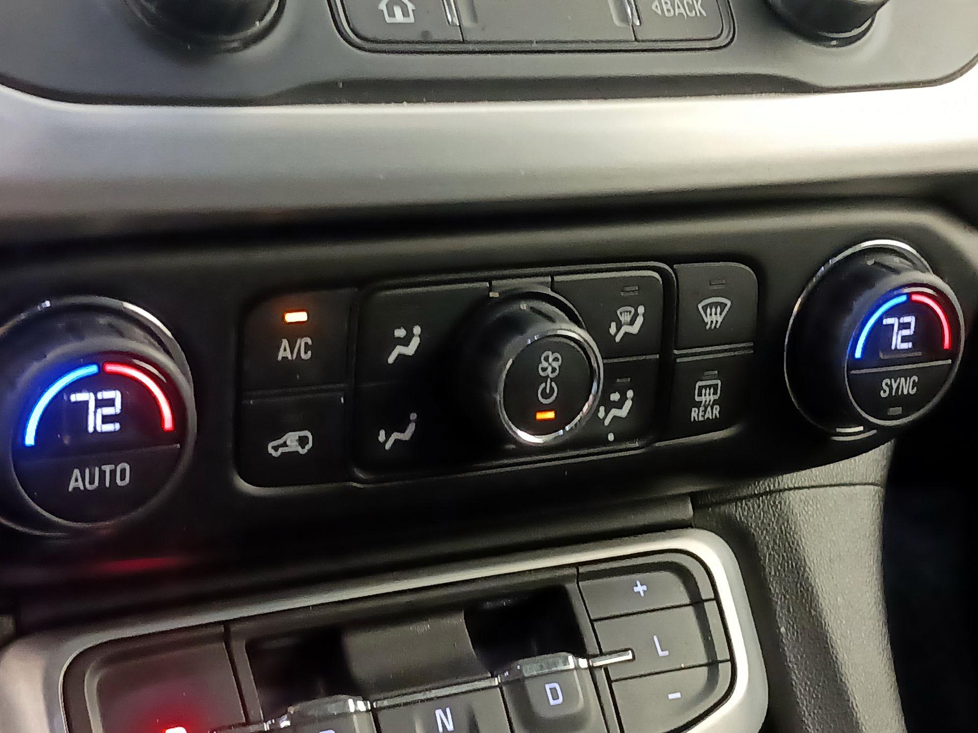 Thumbnail: 2022 GMC Acadia - 16