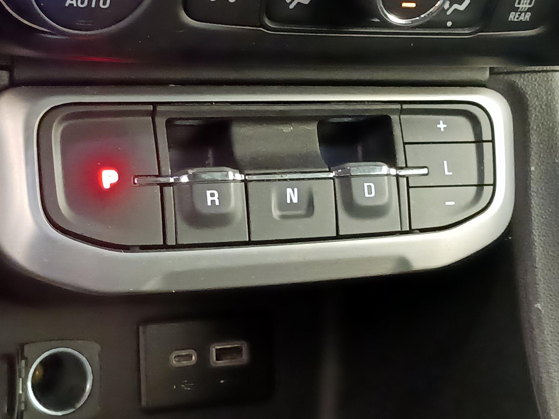 Thumbnail: 2022 GMC Acadia - 17