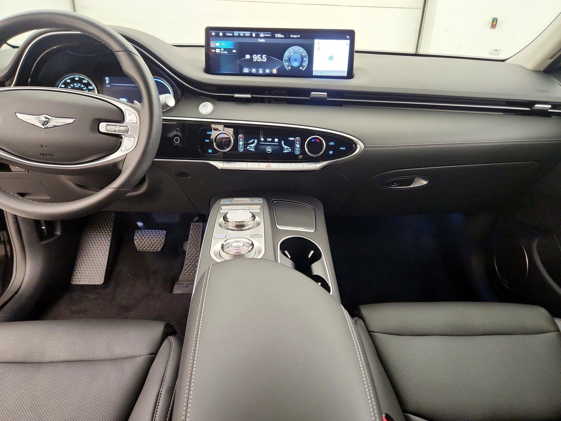 Thumbnail: 2022 Genesis GV70 - 9