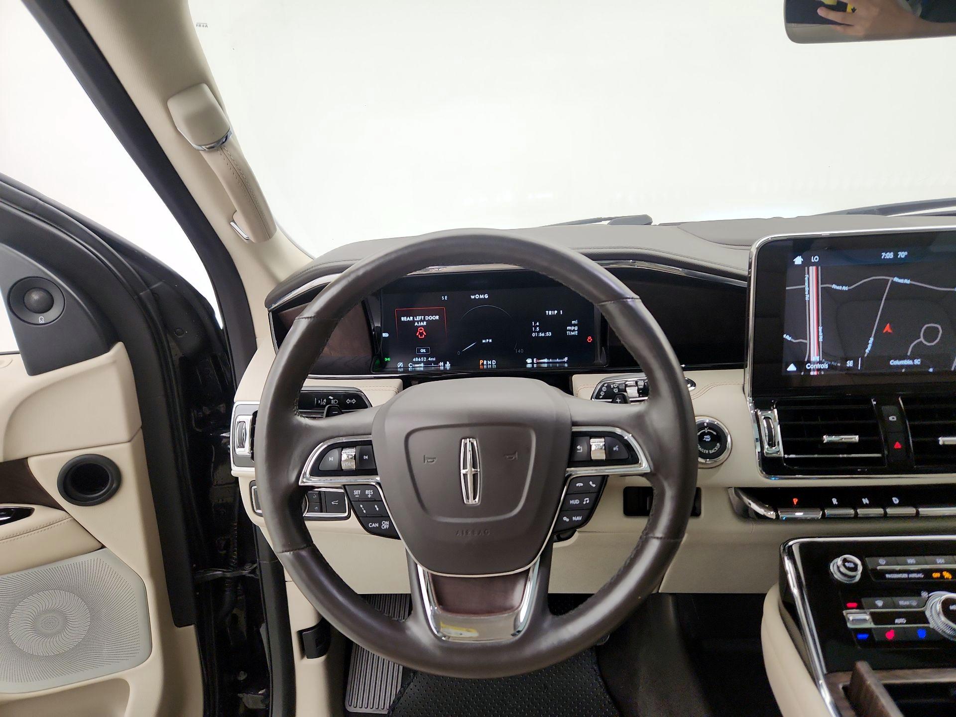 Thumbnail: 2019 Lincoln Navigator L - 10