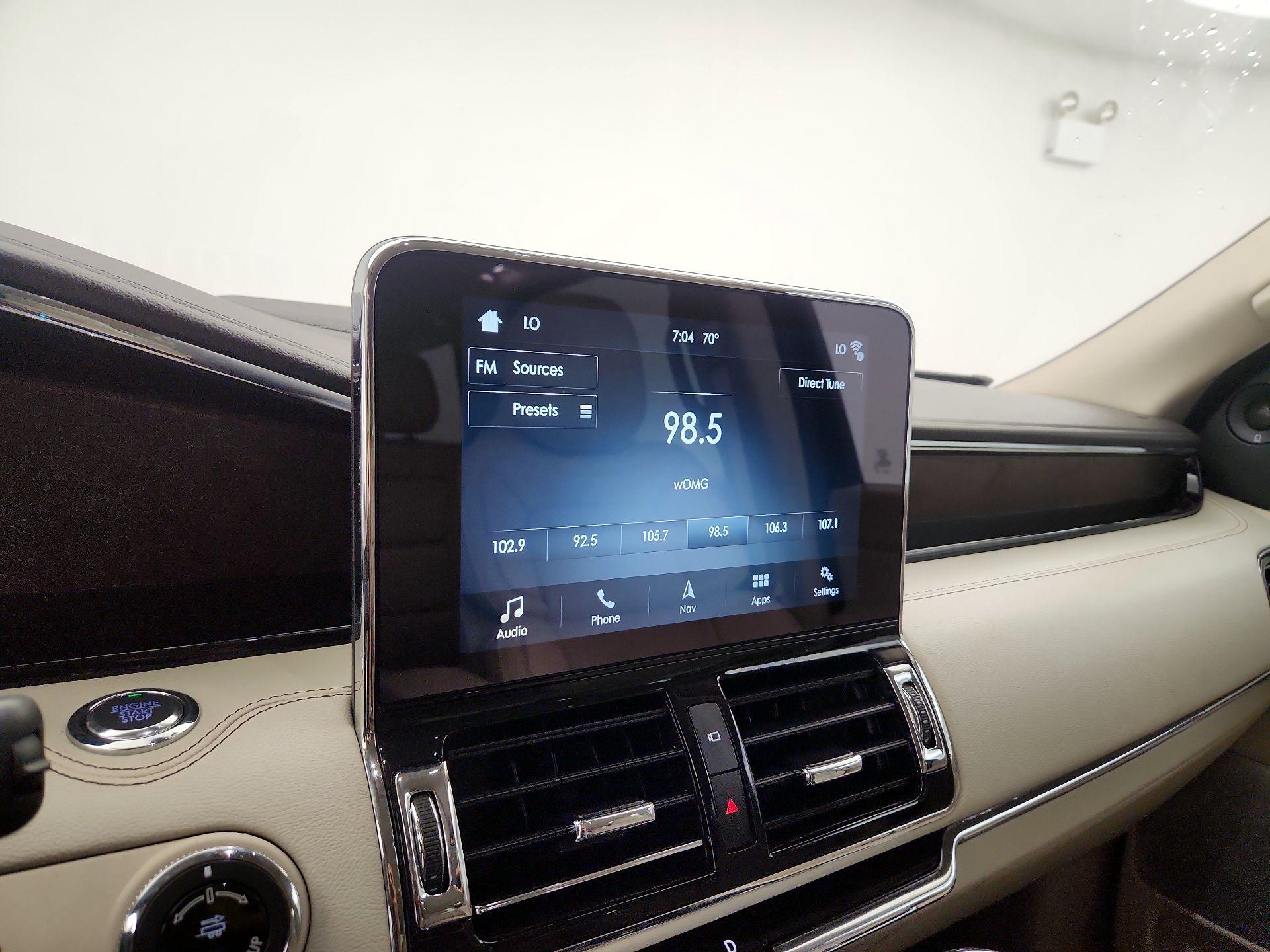 Thumbnail: 2019 Lincoln Navigator L - 16