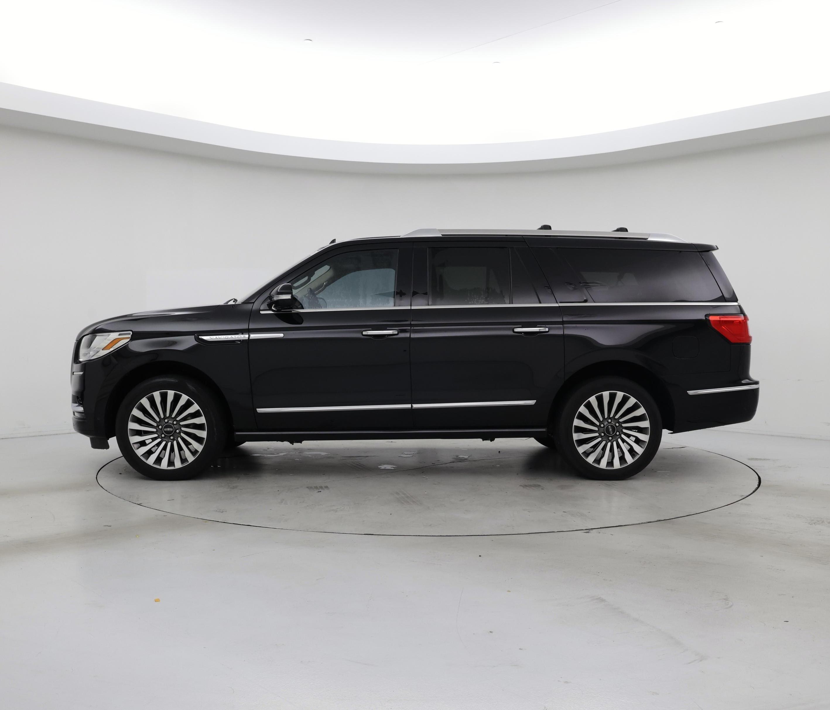 Thumbnail: 2019 Lincoln Navigator L - 3