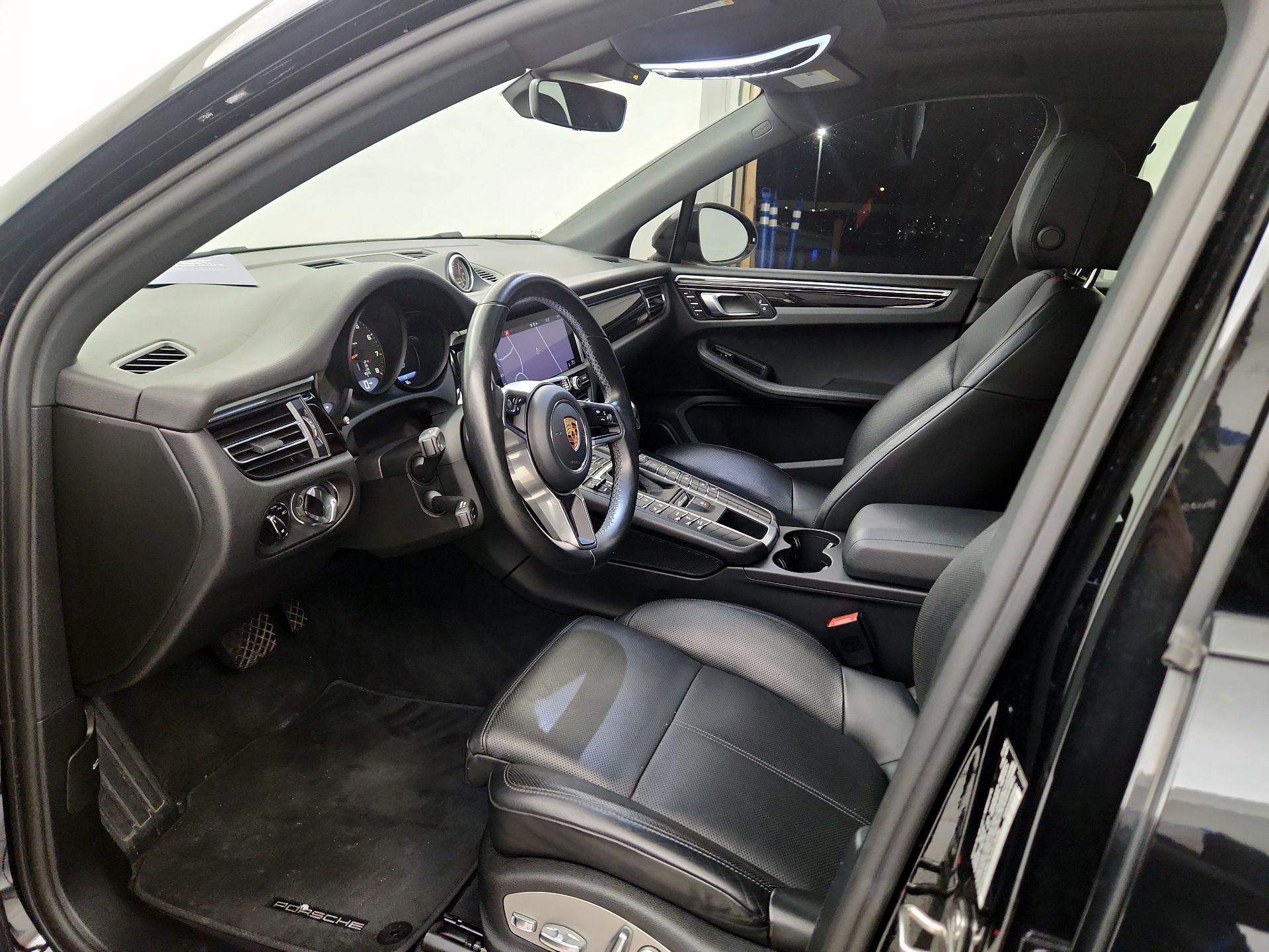 Thumbnail: 2020 Porsche Macan - 9