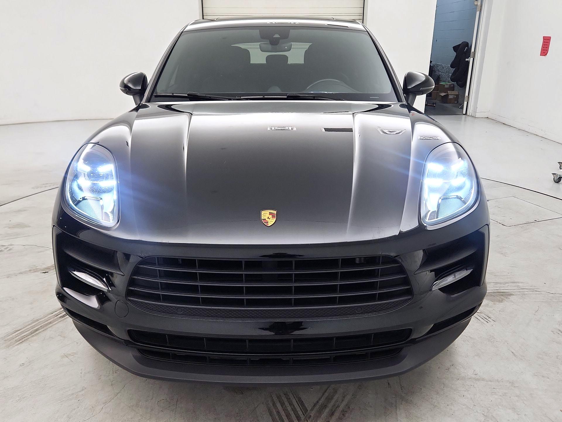 Thumbnail: 2020 Porsche Macan - 2