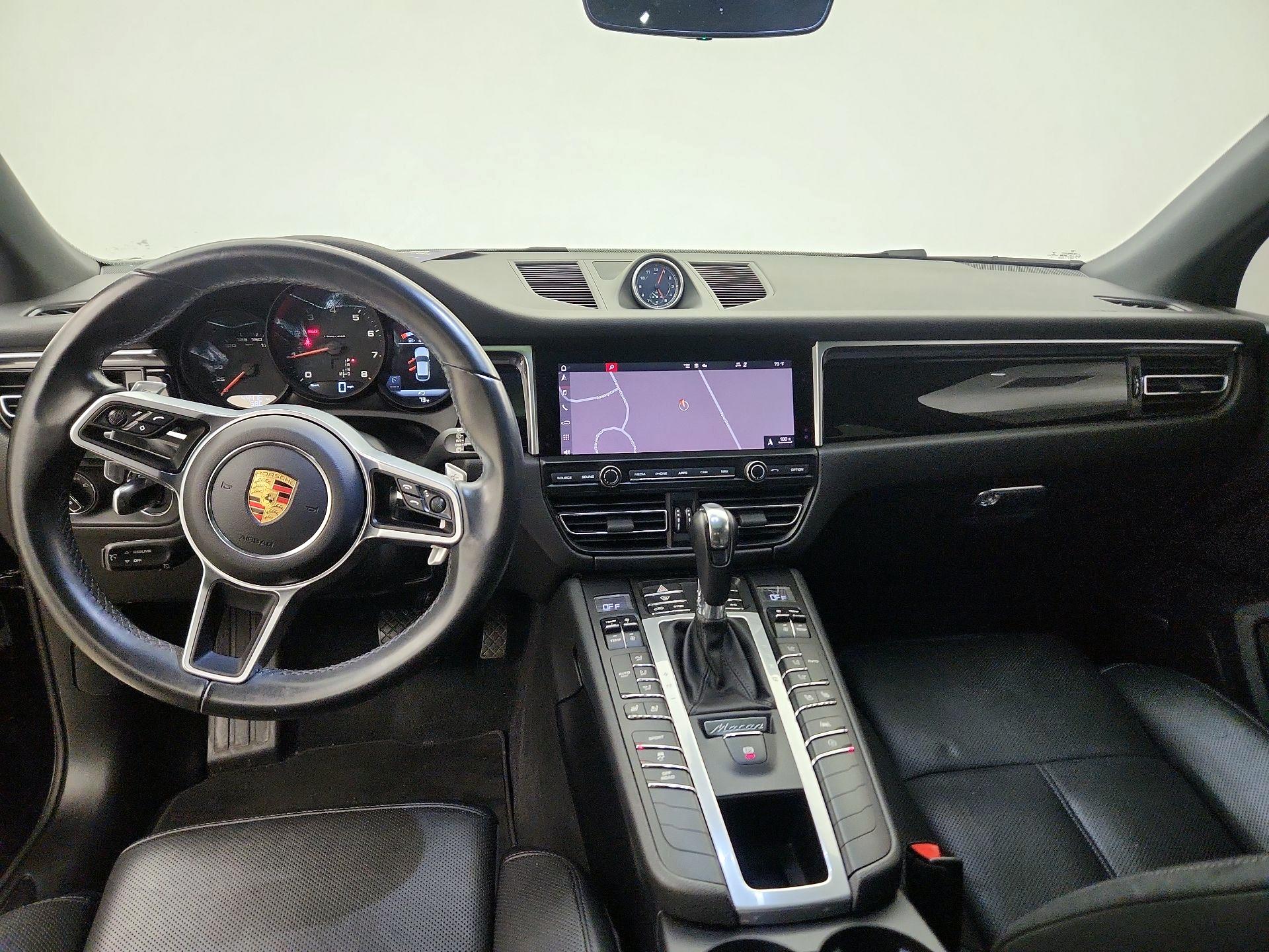 Thumbnail: 2020 Porsche Macan - 8