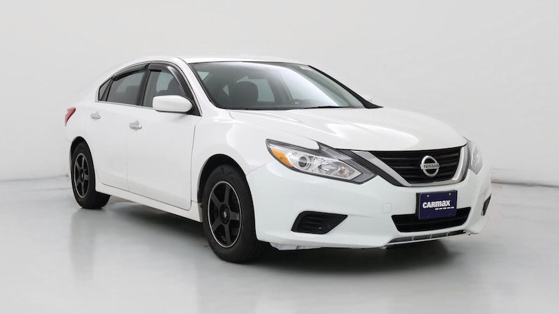2016 Nissan Altima S Hero Image