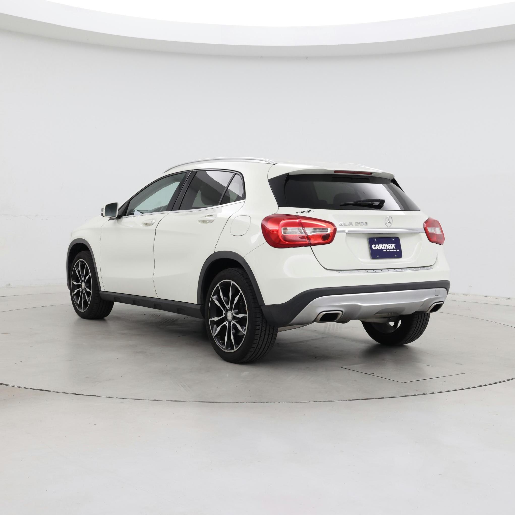 Thumbnail: 2017 Mercedes-Benz GLA - 2