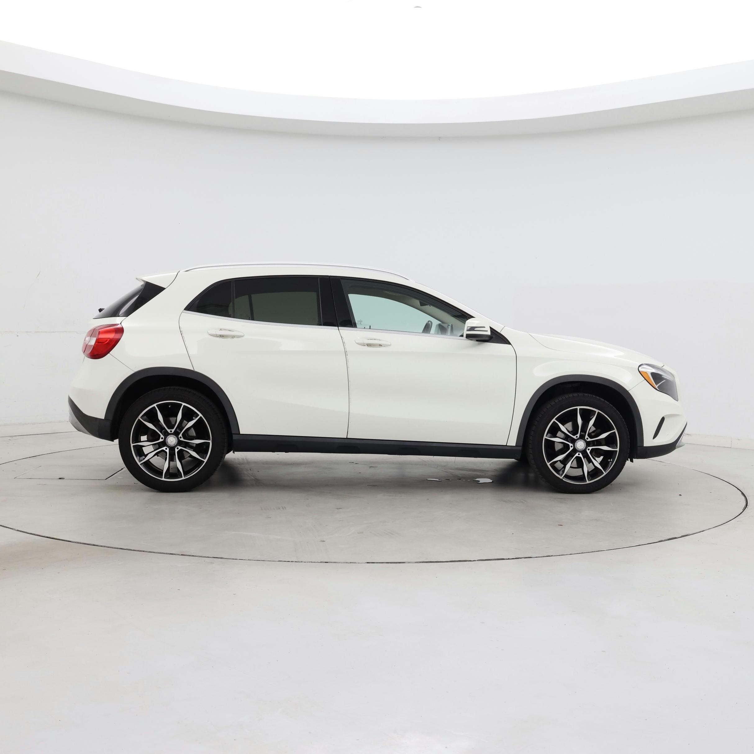 Thumbnail: 2017 Mercedes-Benz GLA - 7