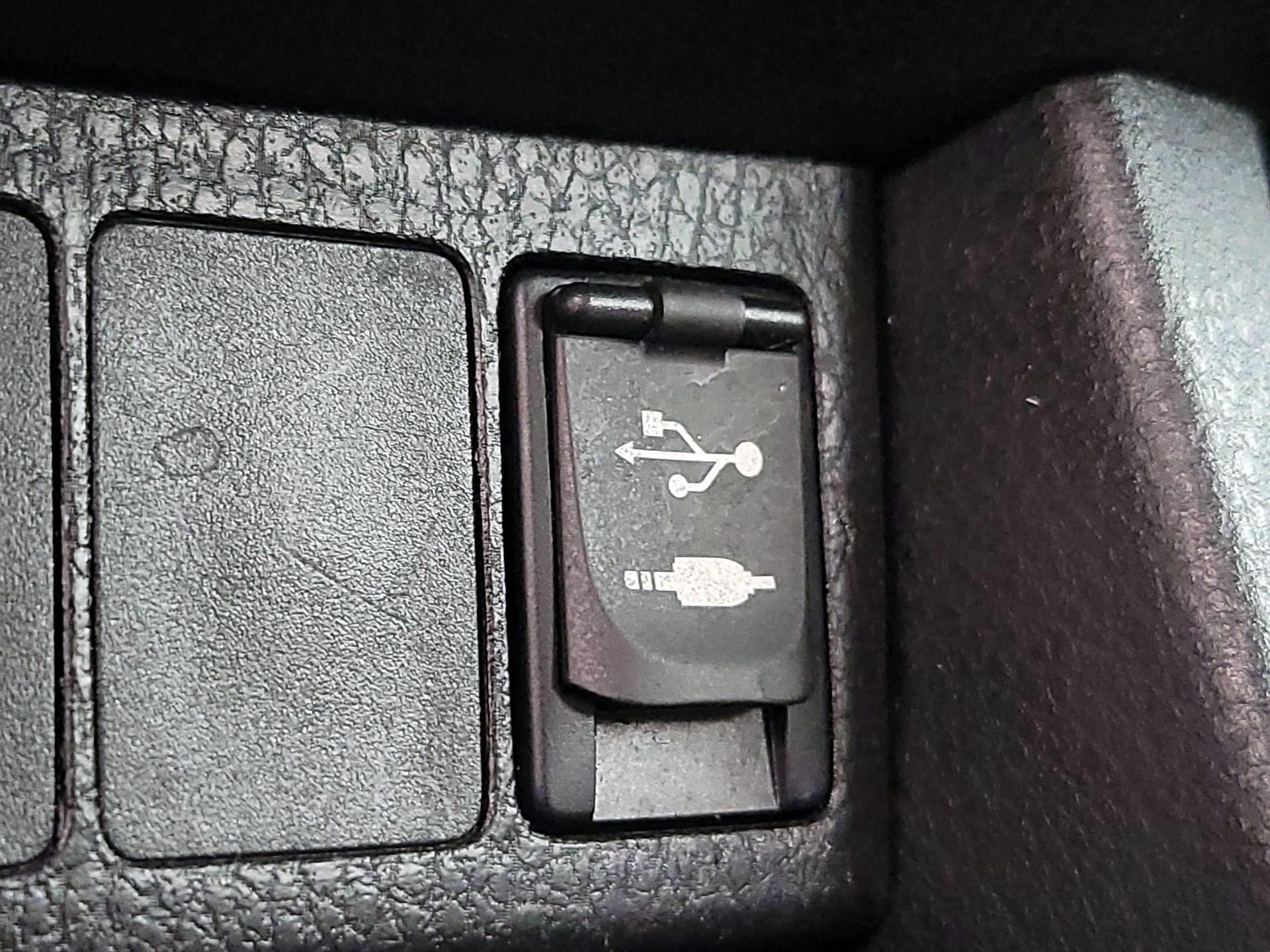 Thumbnail: 2015 Toyota Corolla - 18