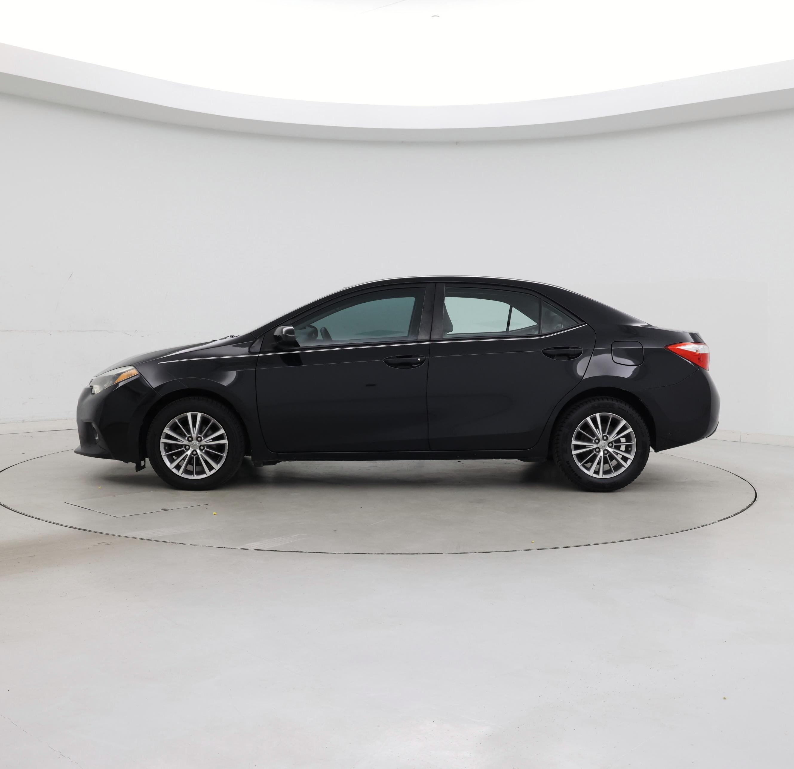 Thumbnail: 2015 Toyota Corolla - 3