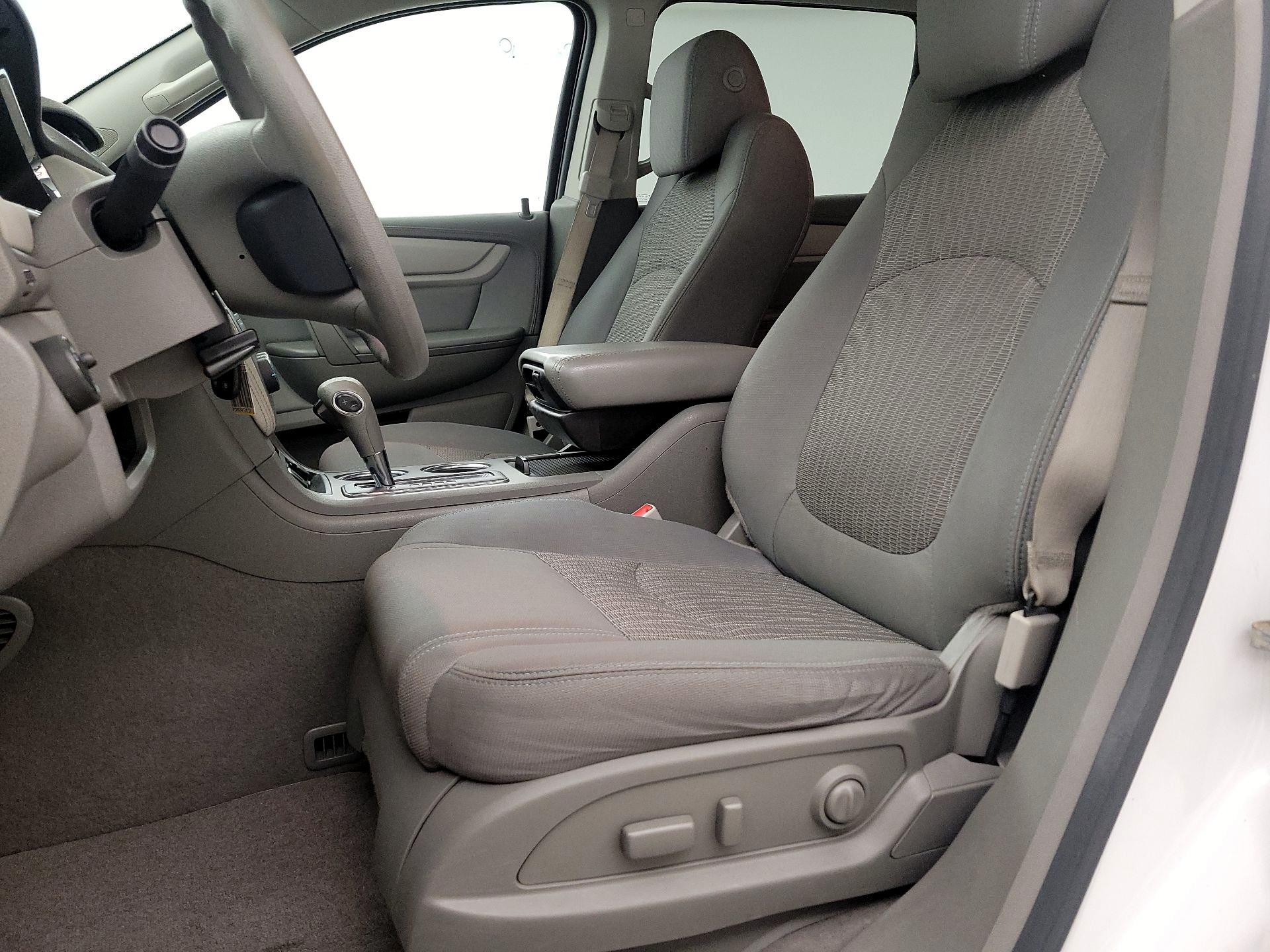 Thumbnail: 2017 Chevrolet Traverse - 11