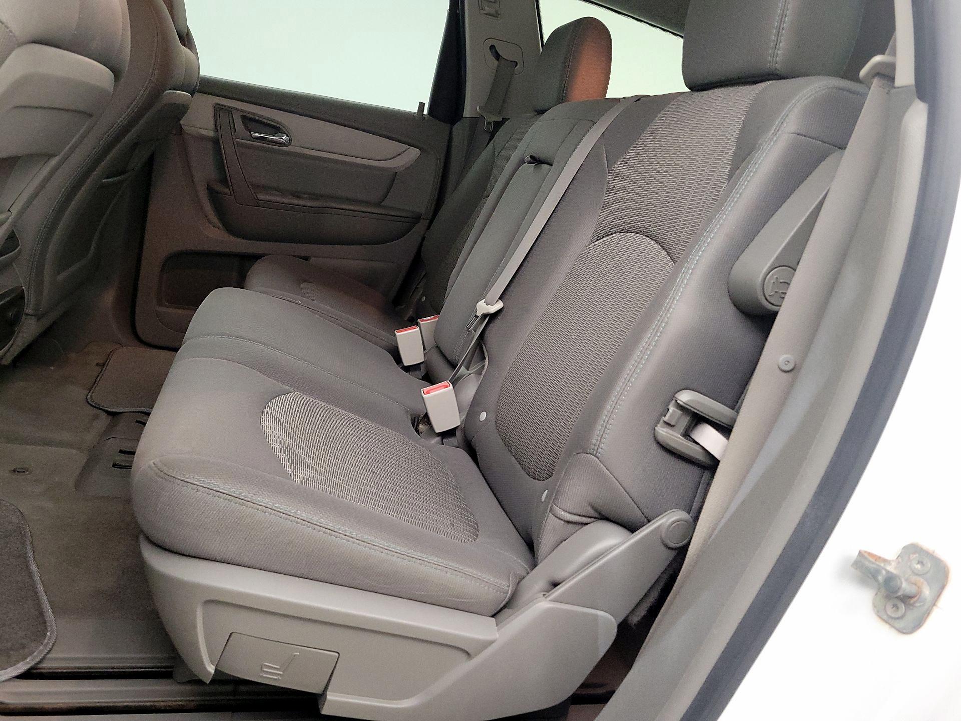 Thumbnail: 2017 Chevrolet Traverse - 19