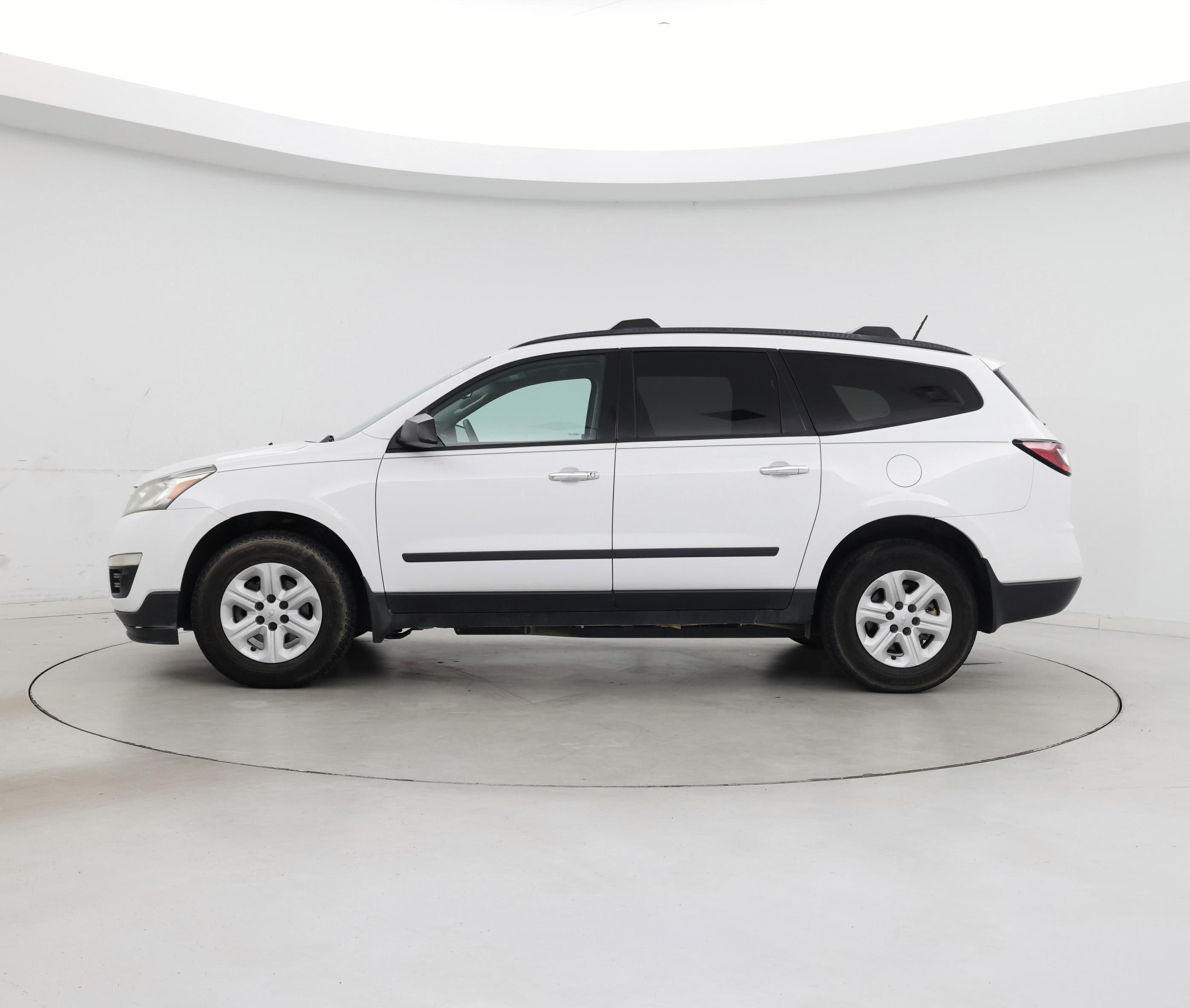 Thumbnail: 2017 Chevrolet Traverse - 3