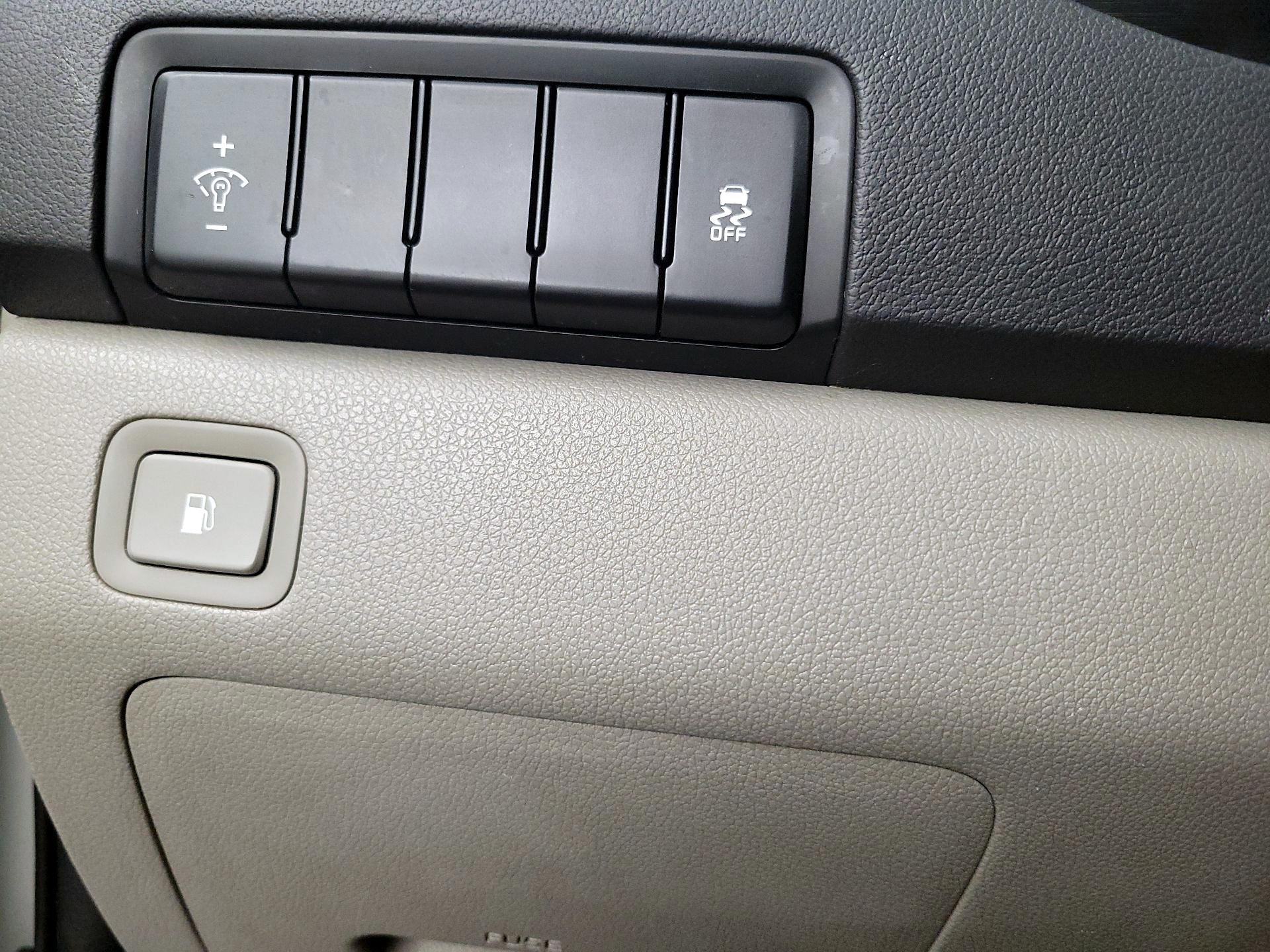 Thumbnail: 2021 Kia Sedona - 13