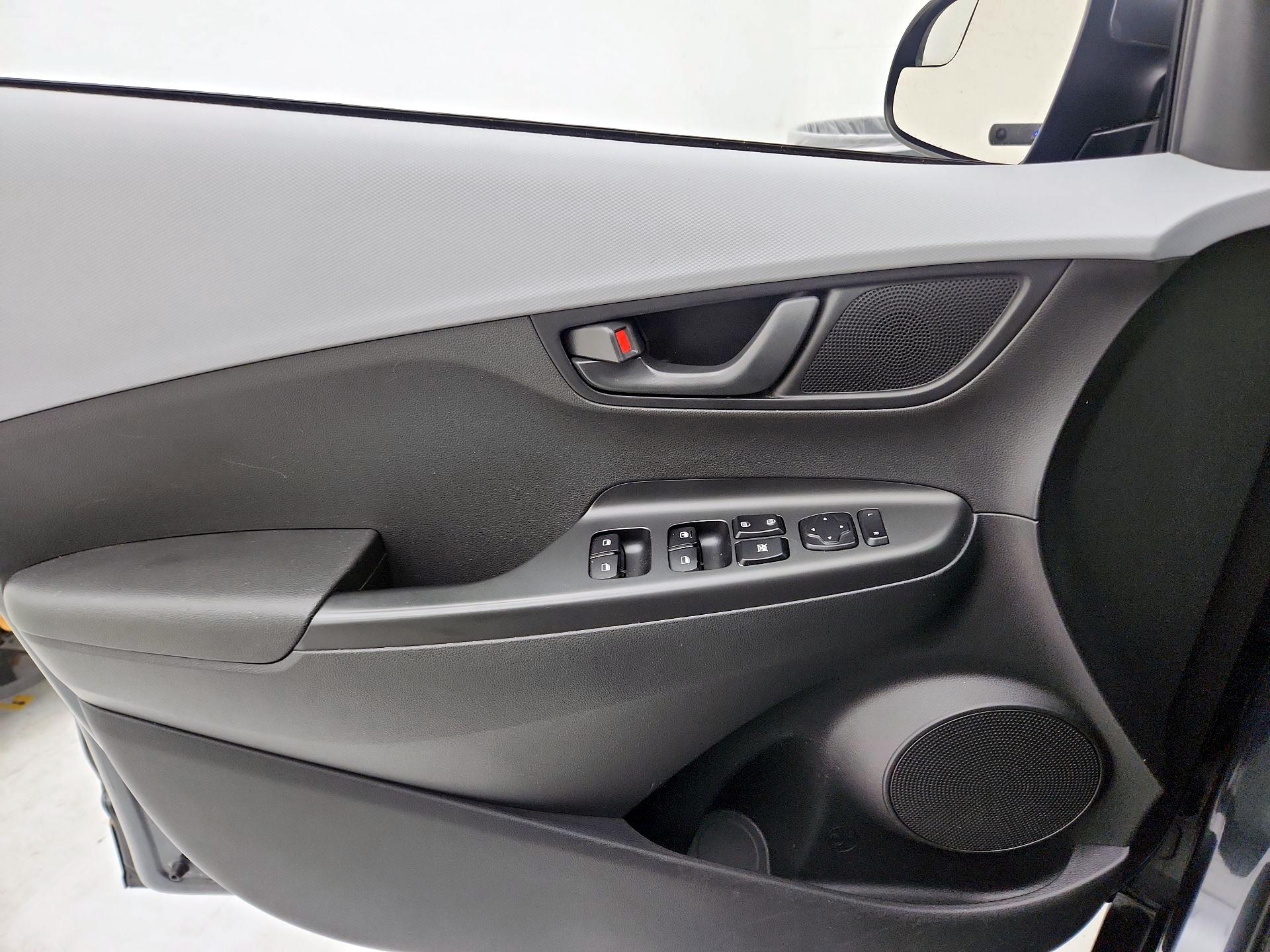 Thumbnail: 2020 Hyundai Kona - 12