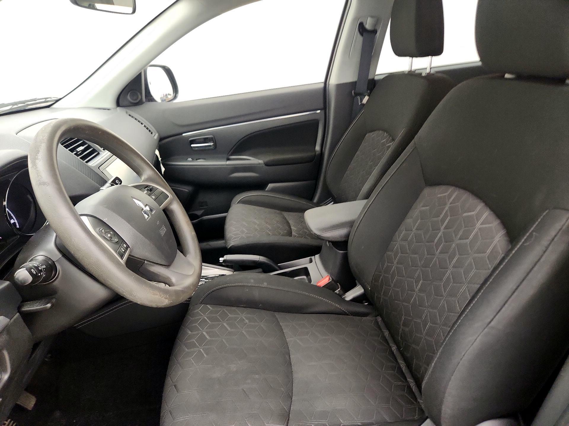 Thumbnail: 2020 Mitsubishi Outlander Sport - 11