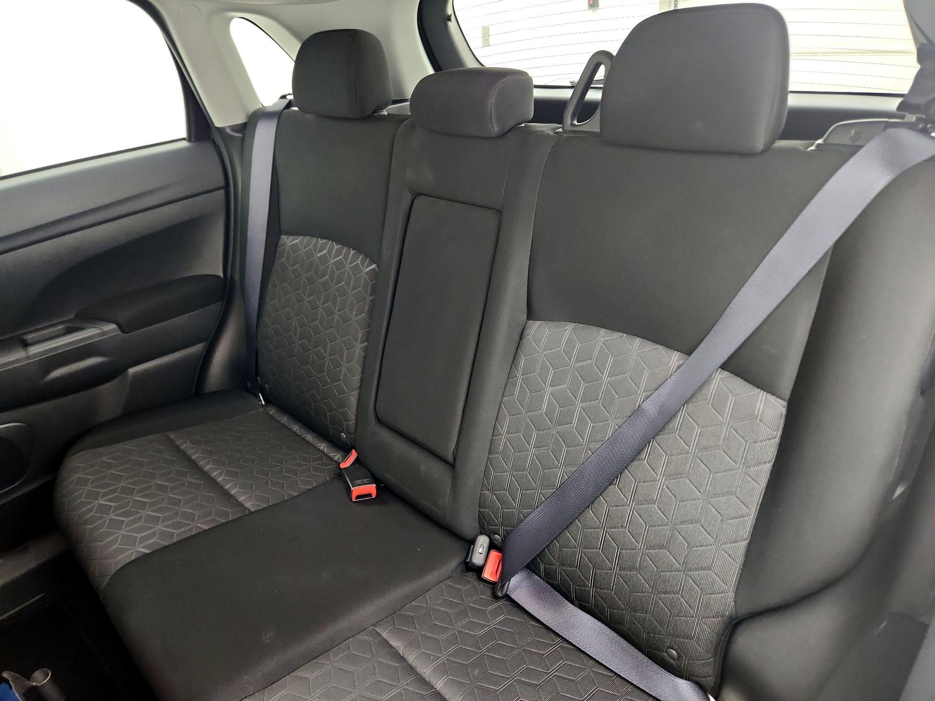 Thumbnail: 2020 Mitsubishi Outlander Sport - 19