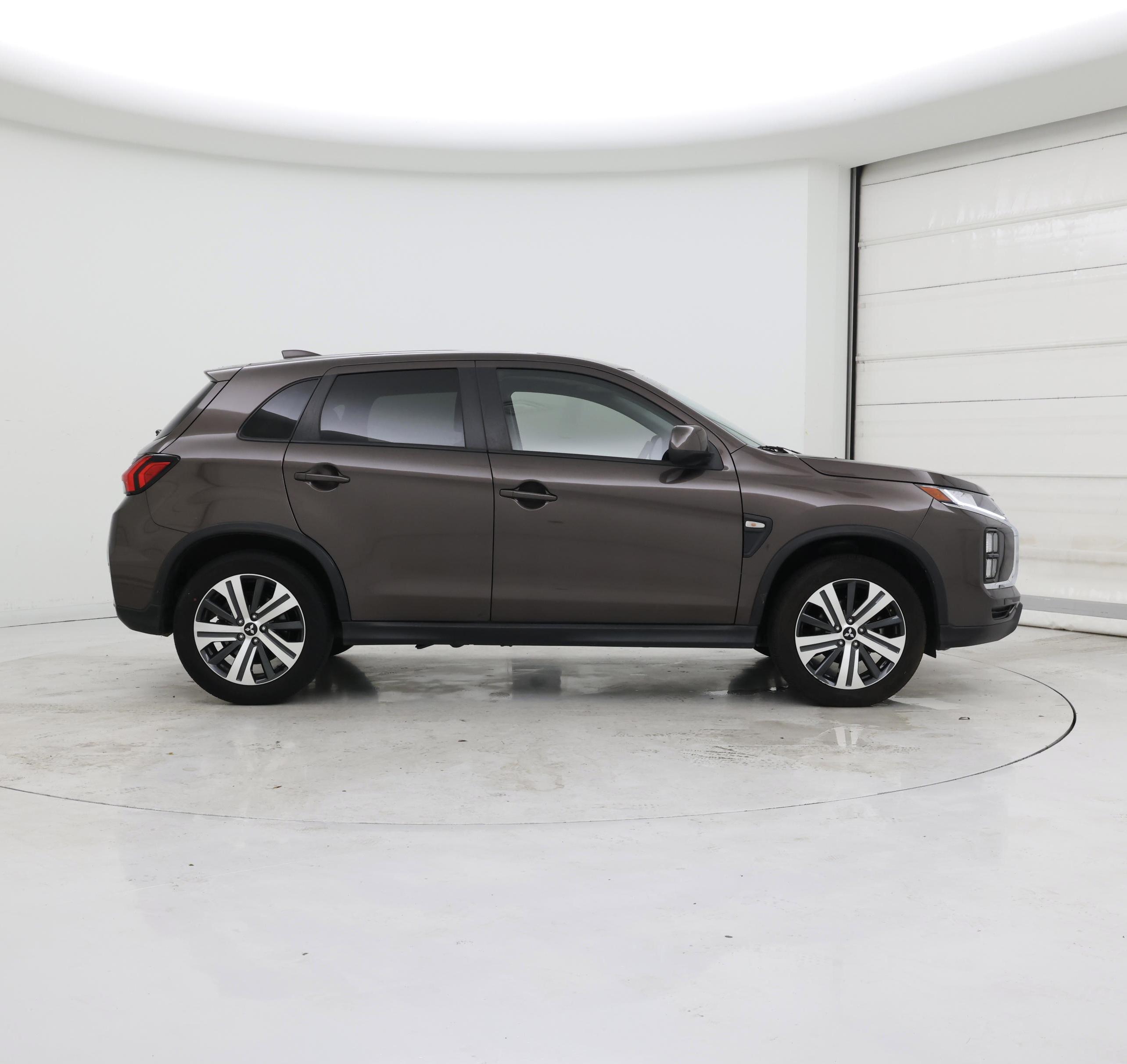 Thumbnail: 2020 Mitsubishi Outlander Sport - 7