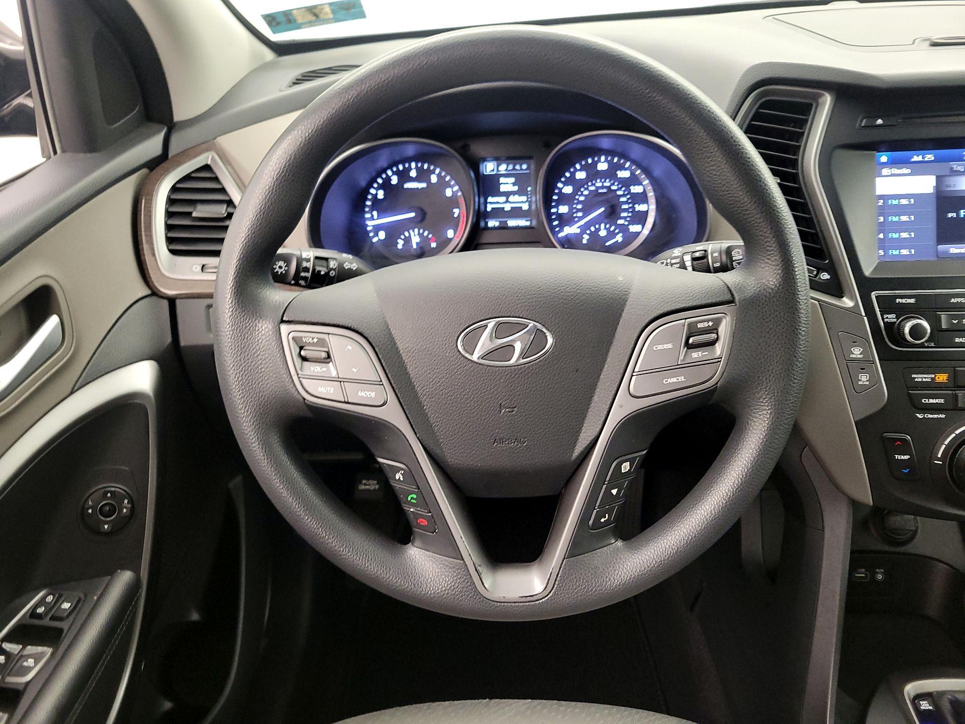 Thumbnail: 2017 Hyundai Santa Fe - 10