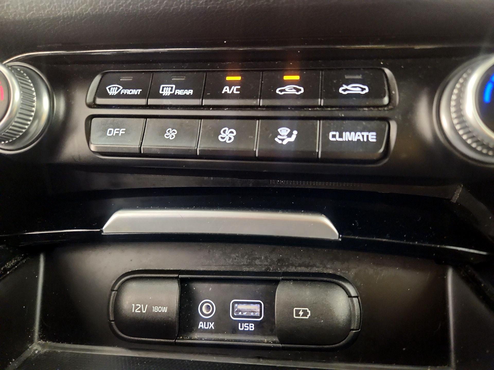 Thumbnail: 2019 Kia Stinger - 18