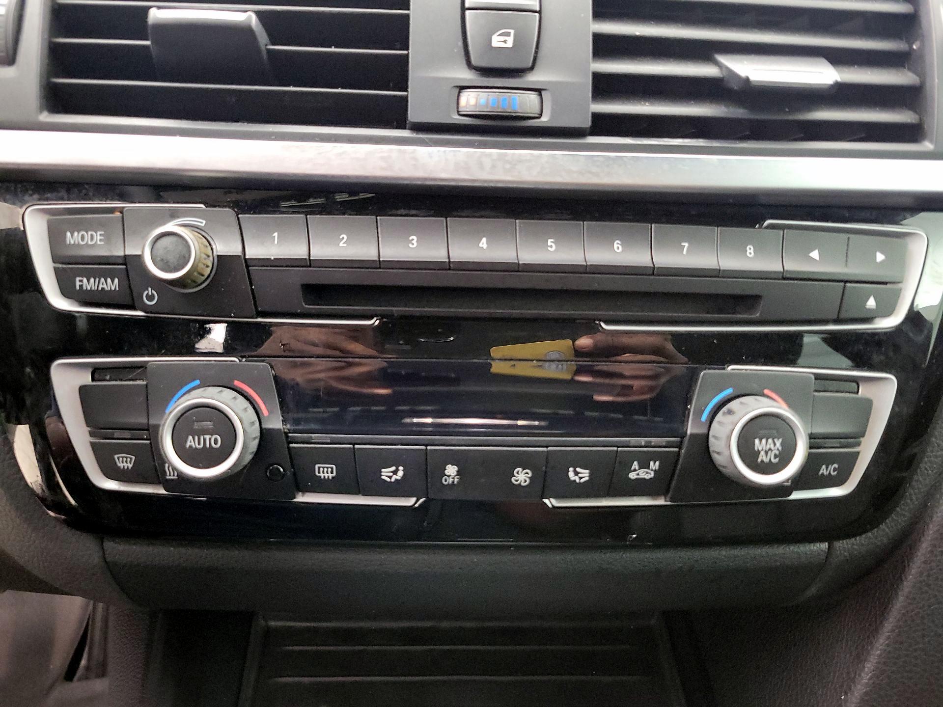 Thumbnail: 2018 BMW 3 Series - 16