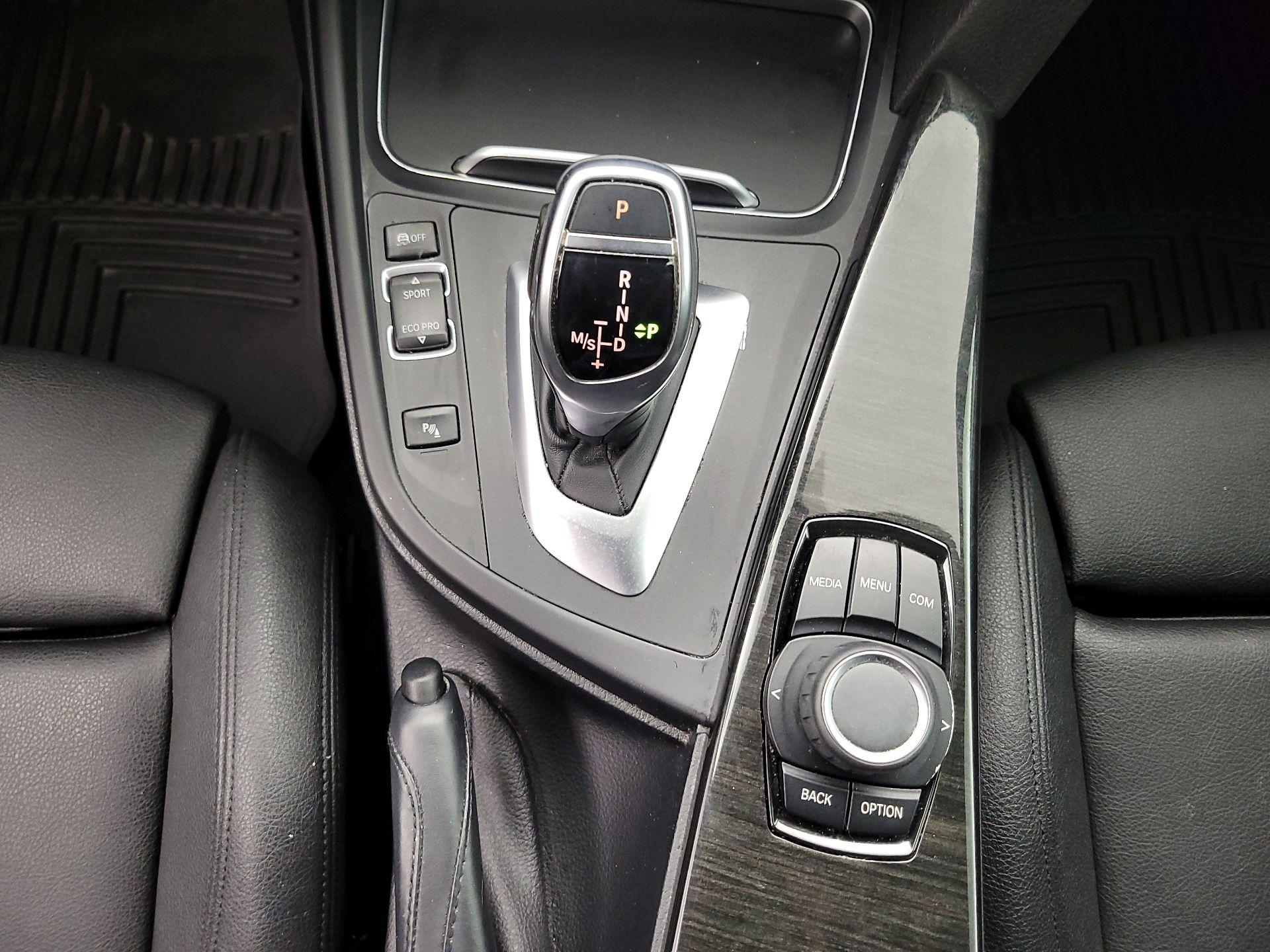 Thumbnail: 2018 BMW 3 Series - 17