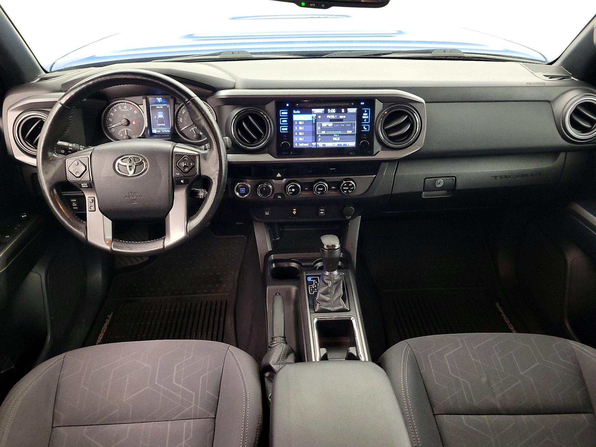 Thumbnail: 2016 Toyota Tacoma - 9
