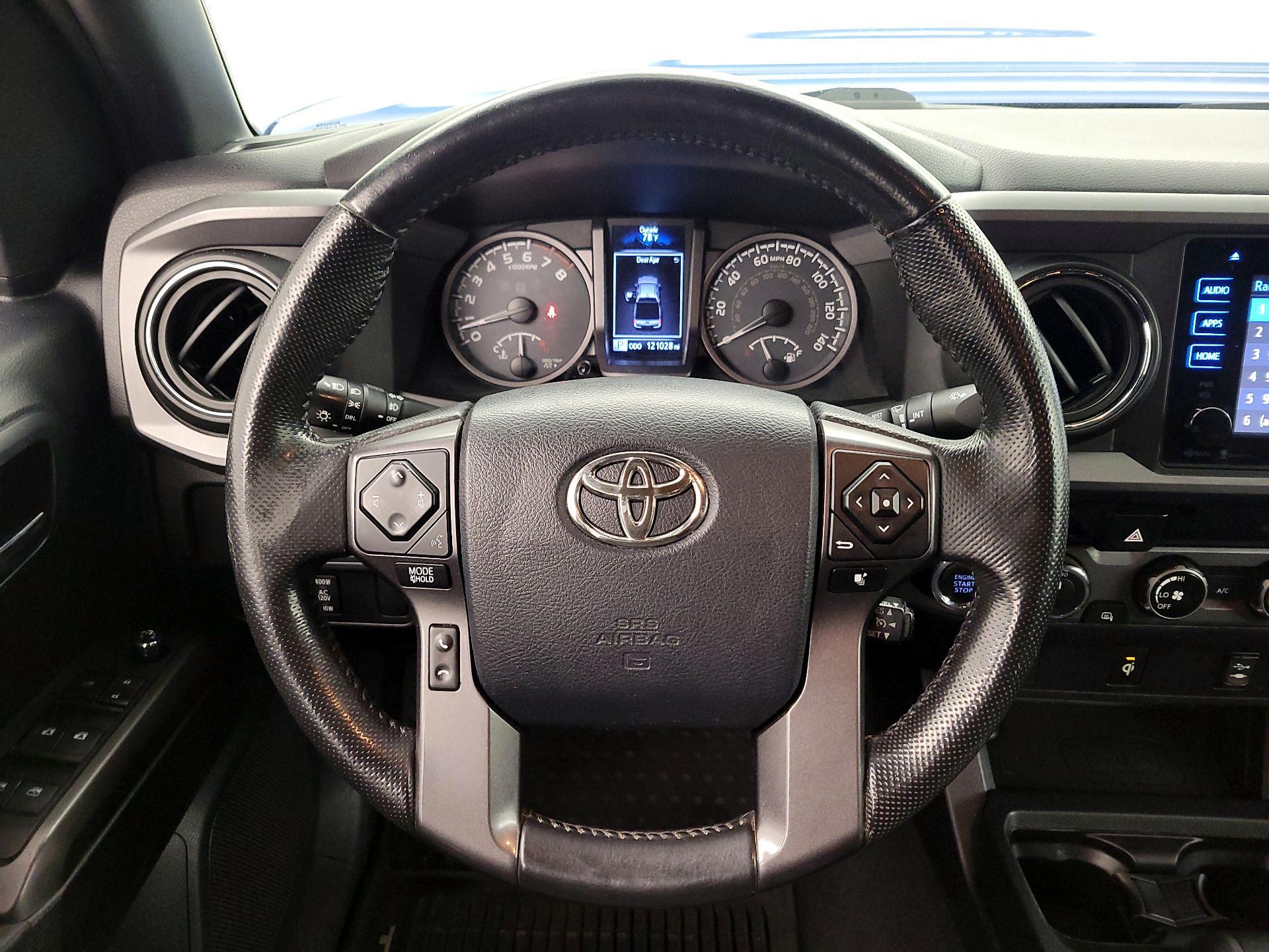 Thumbnail: 2016 Toyota Tacoma - 10